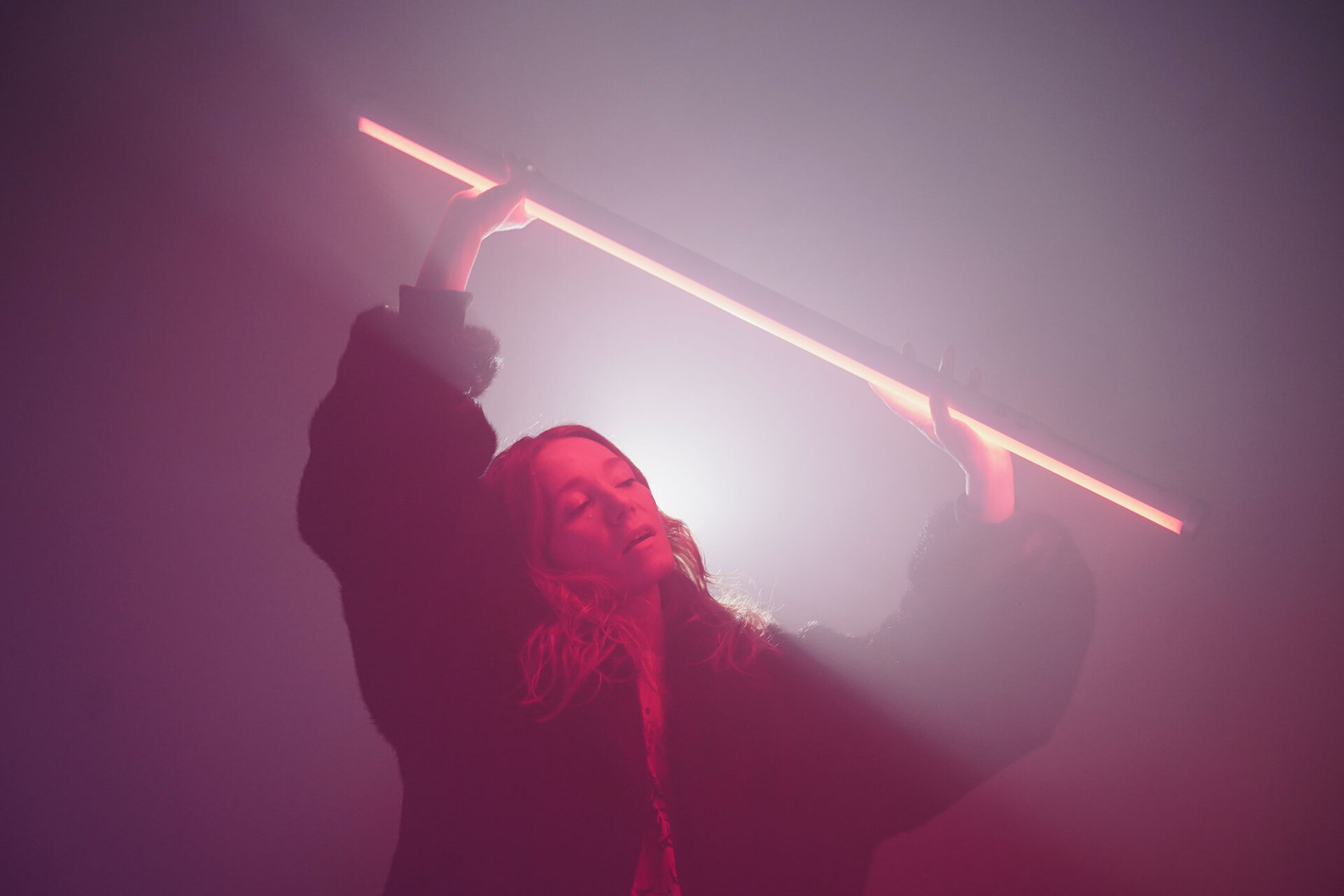 Kat Válastur: Η Ελληνίδα χορογράφος και performer μιλάει για το «Dive into you»