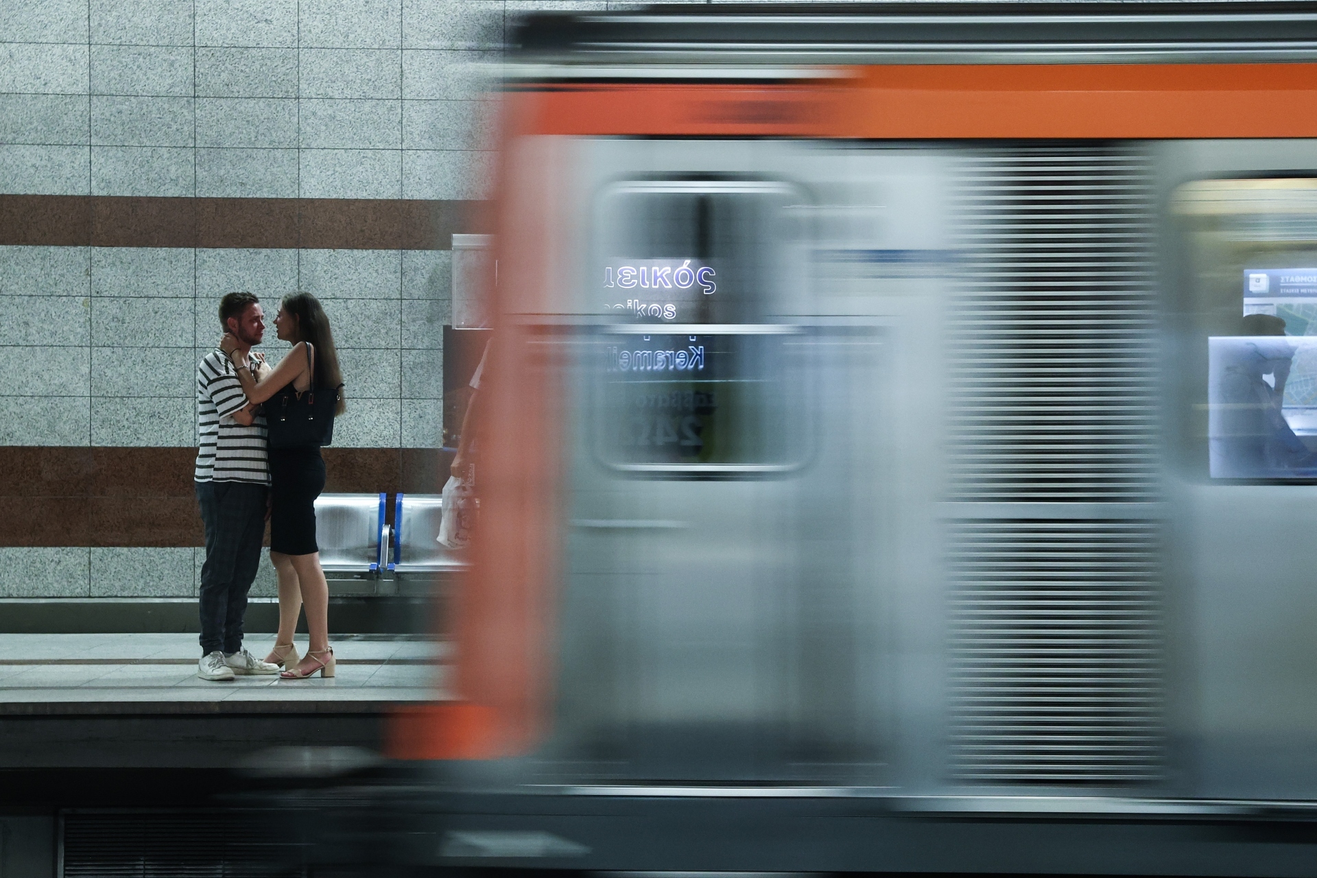 Η Αθήνα δεν κοιμήθηκε – και απόλαυσε την 24ωρη λειτουργία των Μέσων Μαζικής Μεταφοράς