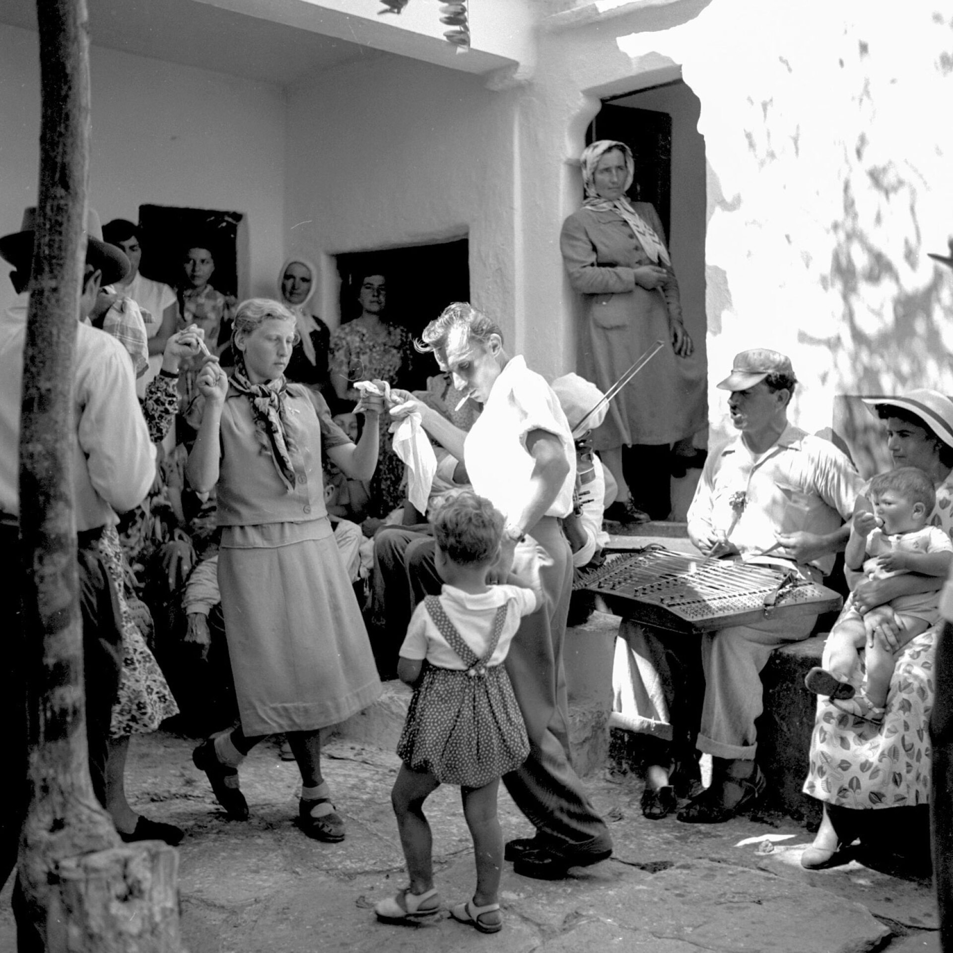 Μύκονος 1955. Πανηγύρι Αγίου Παντελεήμονα και βάφτιση