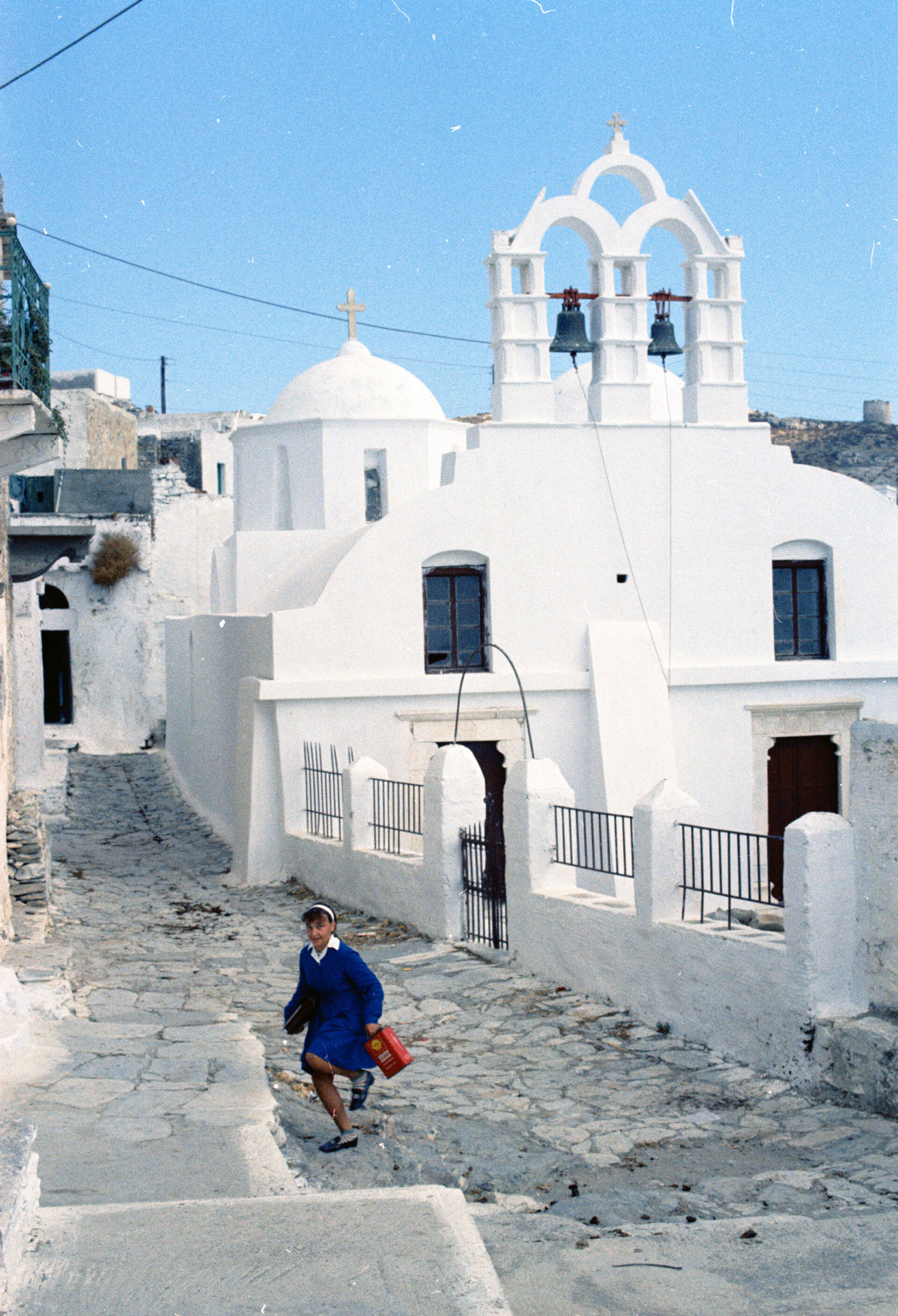 Επιστροφή από το σχολείο. Αμοργός, δεκαετία 1960