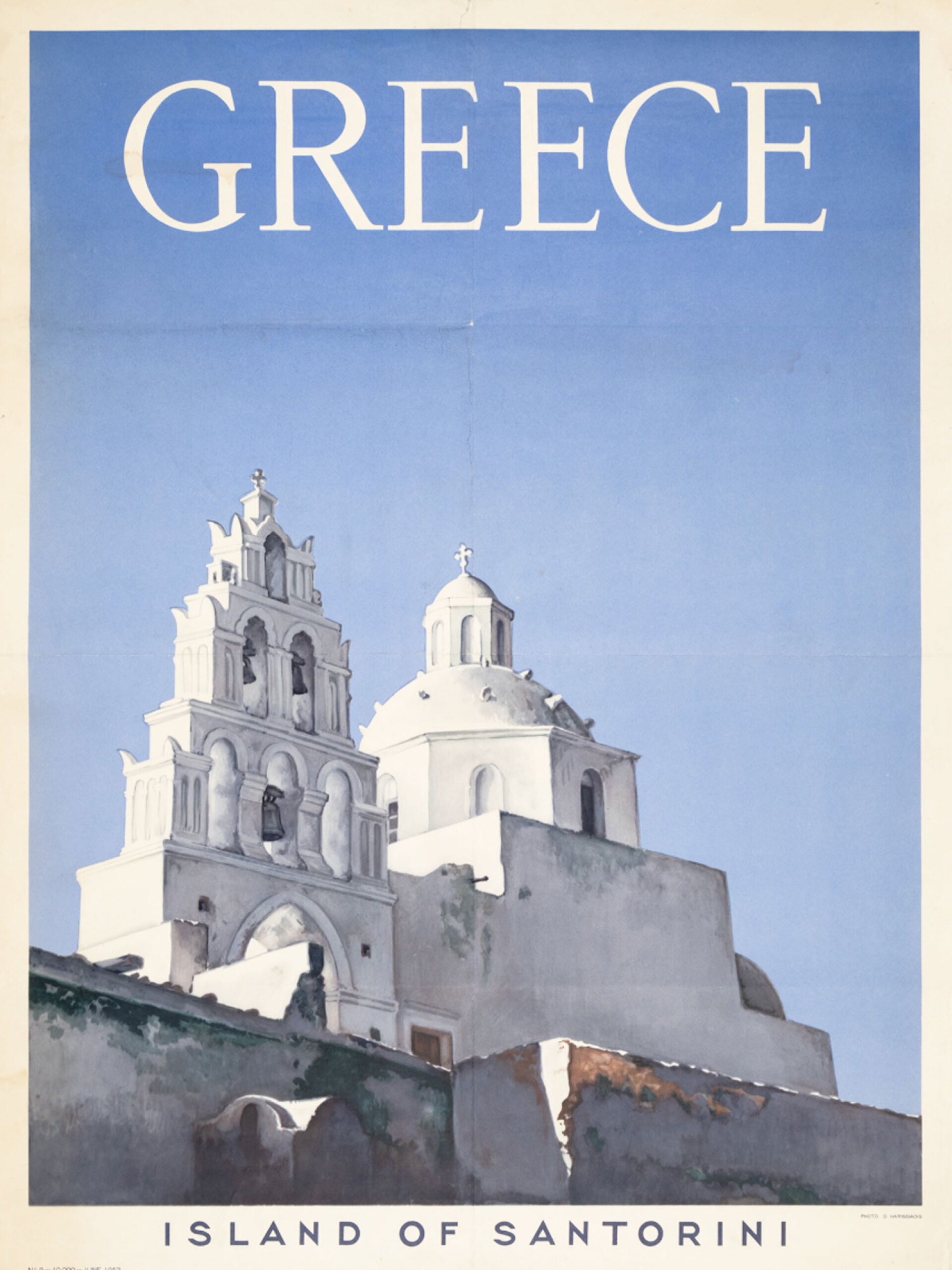 Η Παναγιά η Πλατσανή, 1953 | Φωτογράφος: Δημήτρης Χαρισιάδης. Η συγκεκριμένη τουριστική αφίσα του ΕΟΤ απεικονίζει, σε μια σπάνια φωτογραφία του Δημήτρη Χαρισιάδη, την εκκλησία της Παναγίας Πλατσανής στην αρχική της θέση μέσα στα τείχη στο κάστρο της Οίας πριν το σεισμό του 1956