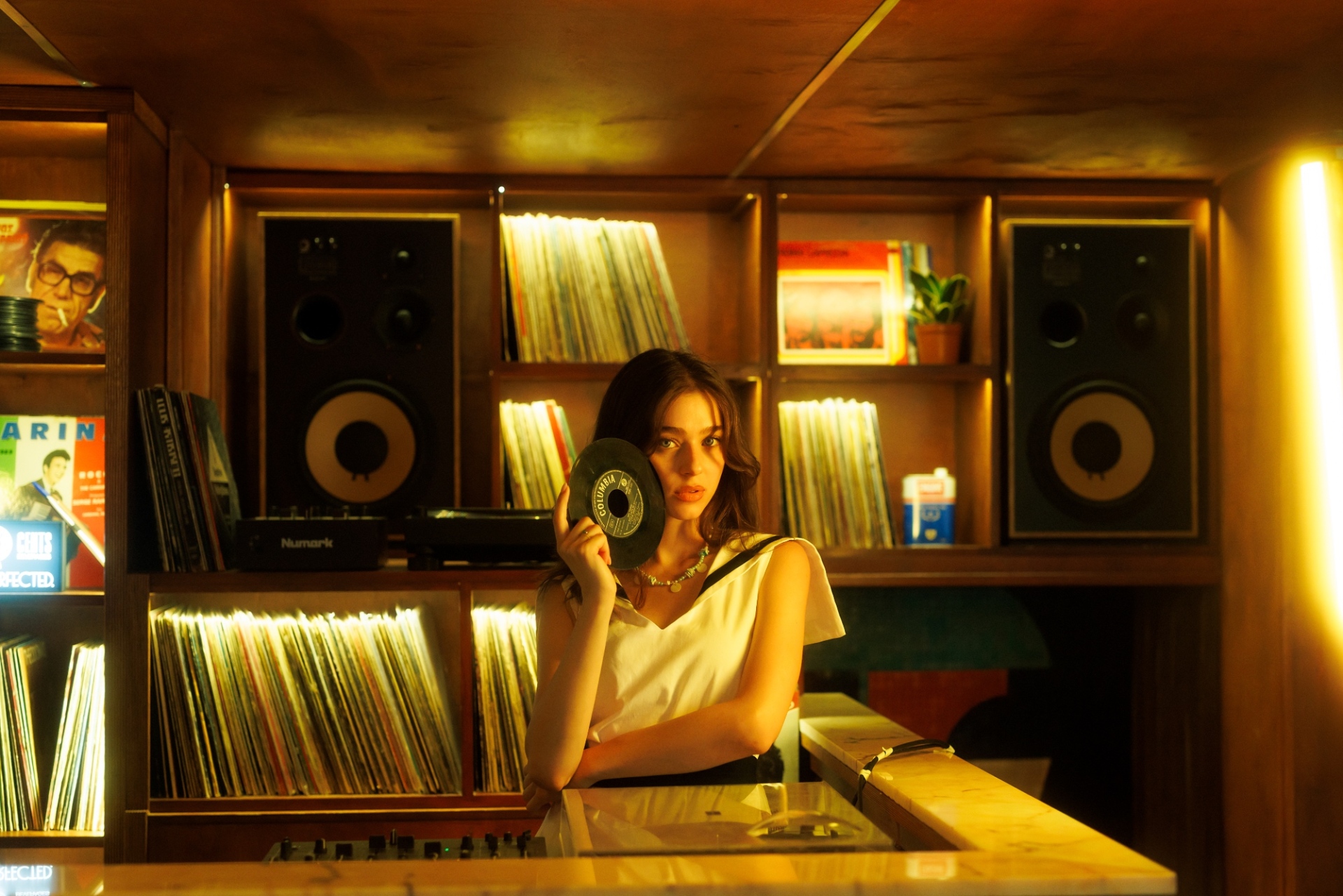 Γεωργία Μεσαρίτη: Μου φαίνεται περίεργο που τον Δεκαπενταύγουστο δεν θα είμαι σε κάποιο πανηγύρι