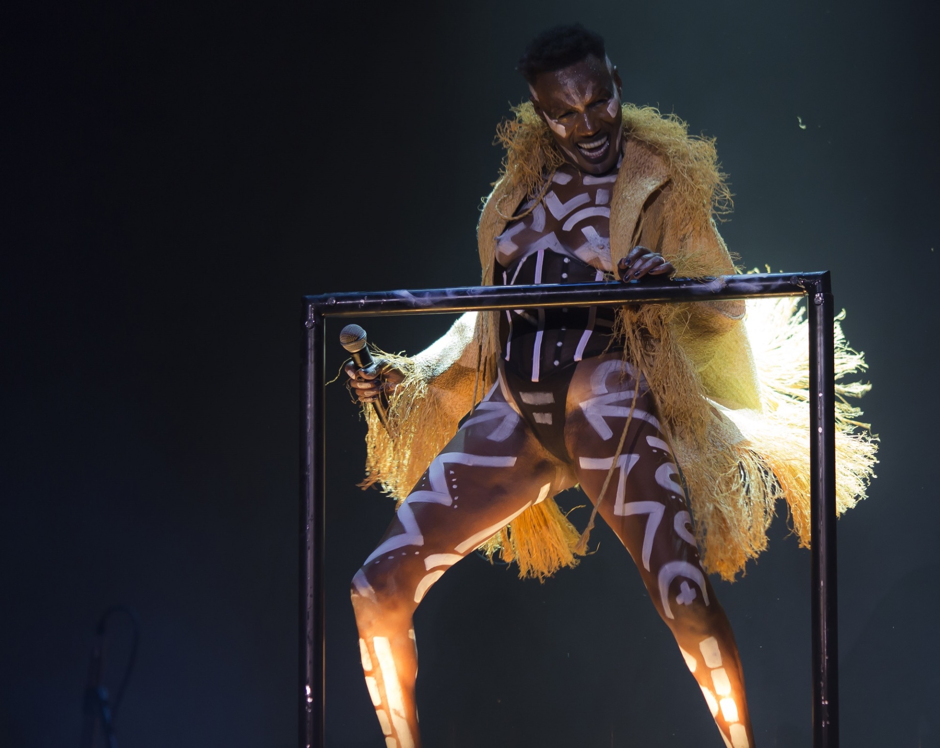 Γκρέις Τζόουνς: Ένα τοτέμ της μόδας και της μουσικής έρχεται στην Ελλάδα