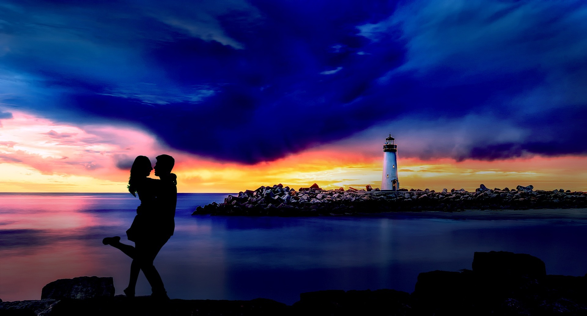 Κάτω από τον φάρο, σαν ναυαγοί με πάθος