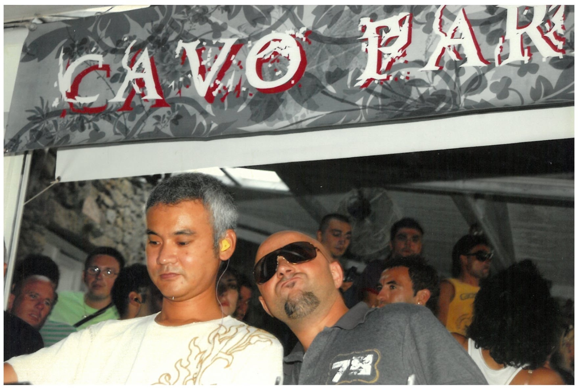 Cavo Paradiso: Τα 30 χρόνια του ιστορικού club της Μυκόνου στο ντοκιμαντέρ του Αντώνη Θεοχάρη Κιούκα