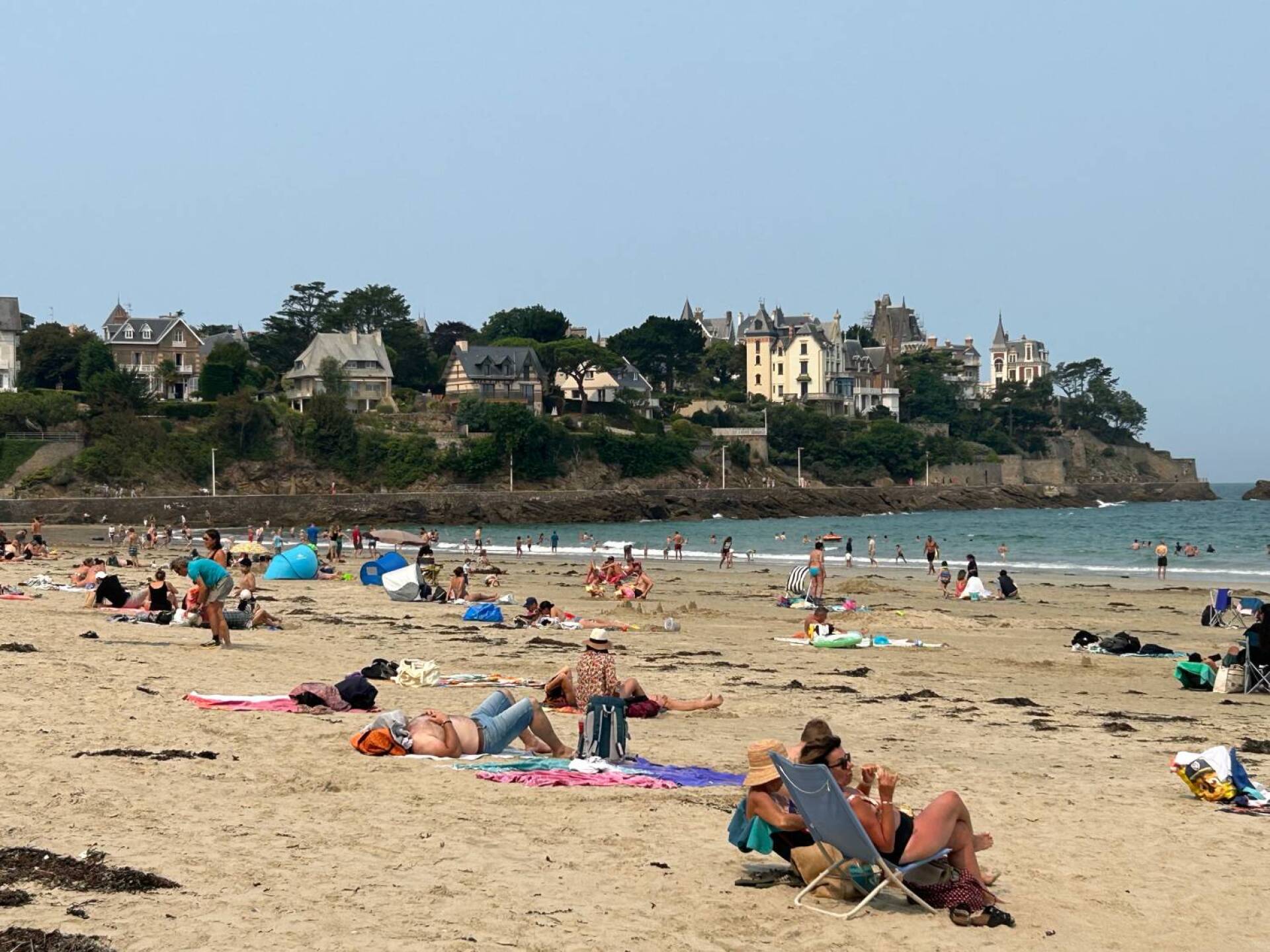 Η παραλία του Ντινάρ