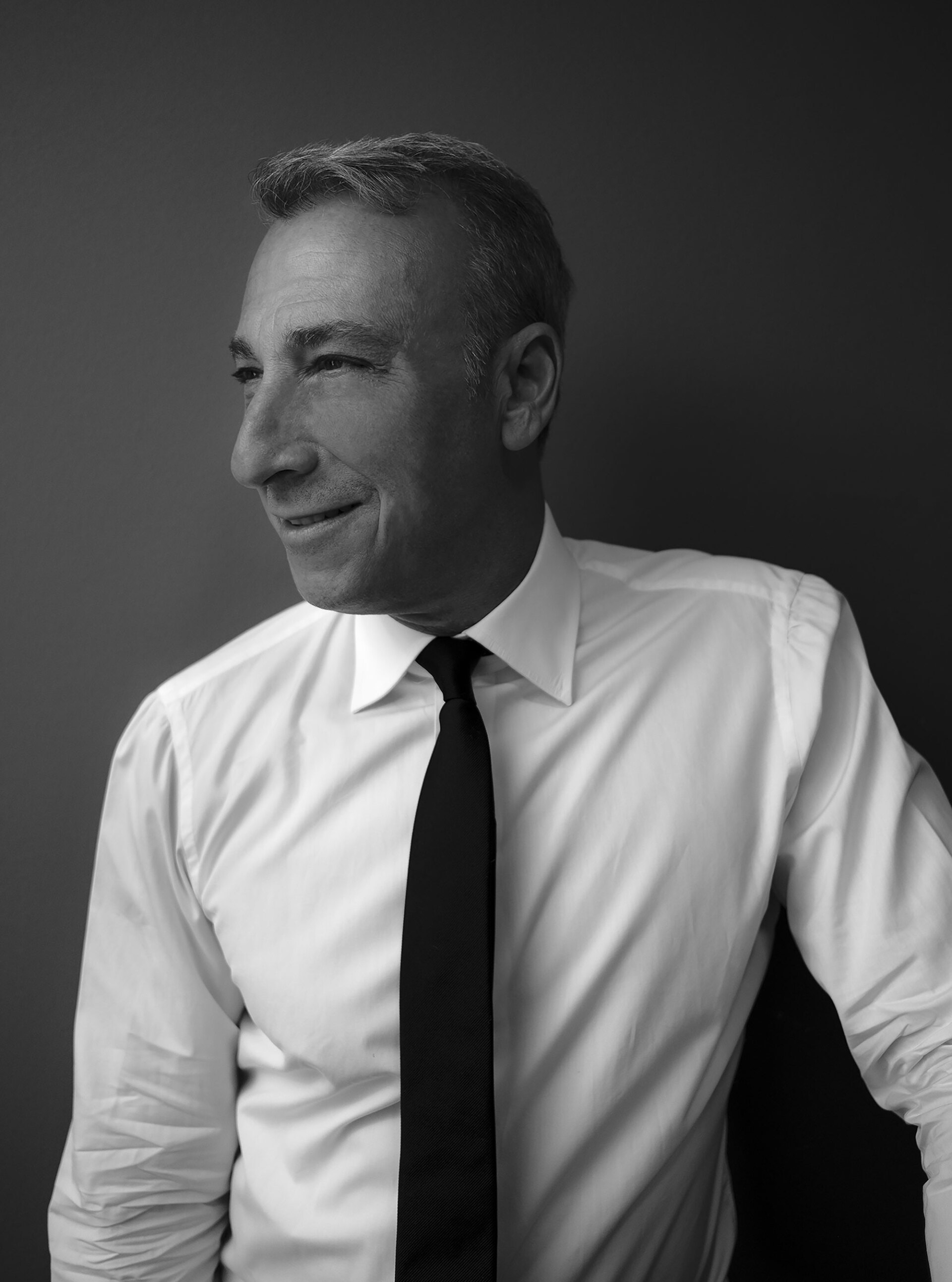 Ο Μίνως Μάτσας στα τραγούδια του κόσμου