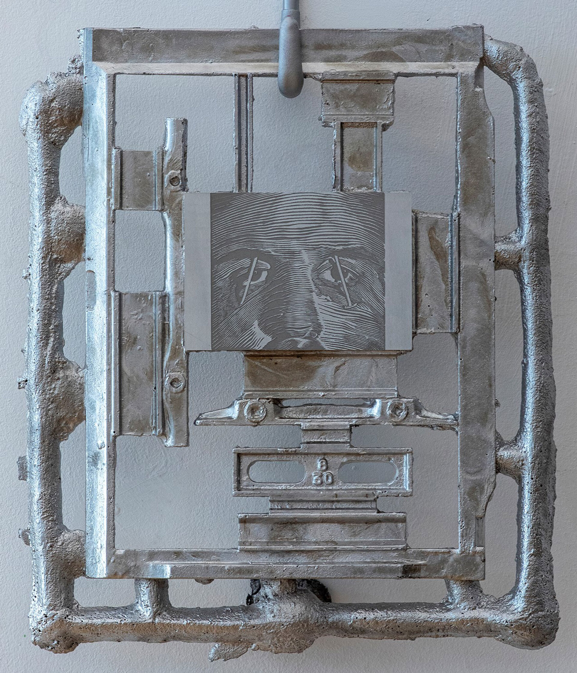 Ευριπίδης Παπαδοπετράκης, MonumentalPrints, 2025, τελάρο τυπογραφίας, χυτό αλουμίνιο, 50*40cm