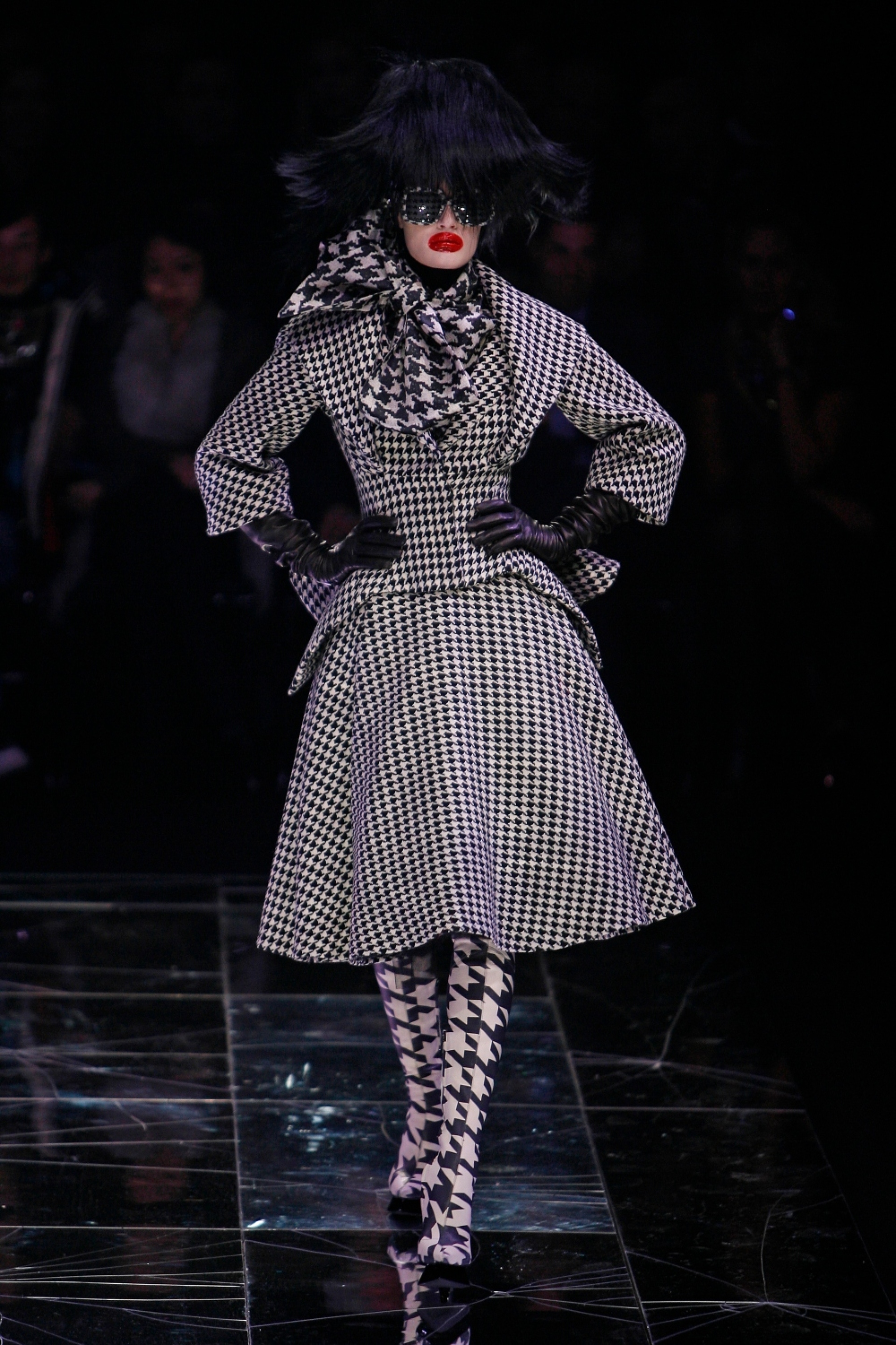 Δημιουργία ΜακΚουίν σε πασαρέλα FW 2009