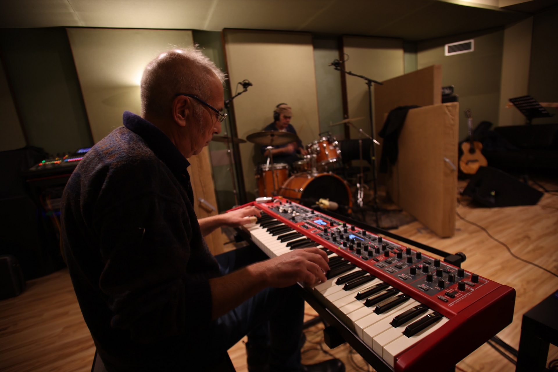 Γιάννης Ντρενογιάννης - VooeeTone: Παραμένω ένας πιτσιρικάς που λαχταράει να παίξει μουσική