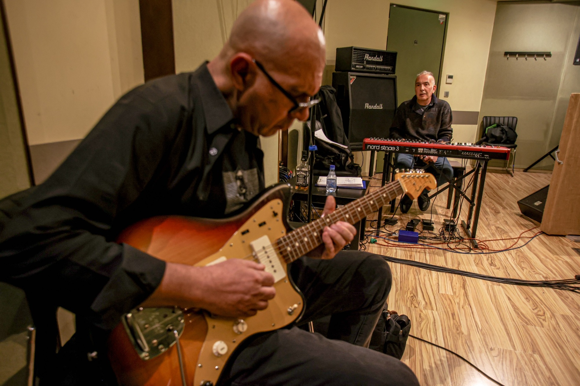 Γιάννης Ντρενογιάννης - VooeeTone: Παραμένω ένας πιτσιρικάς που λαχταράει να παίξει μουσική