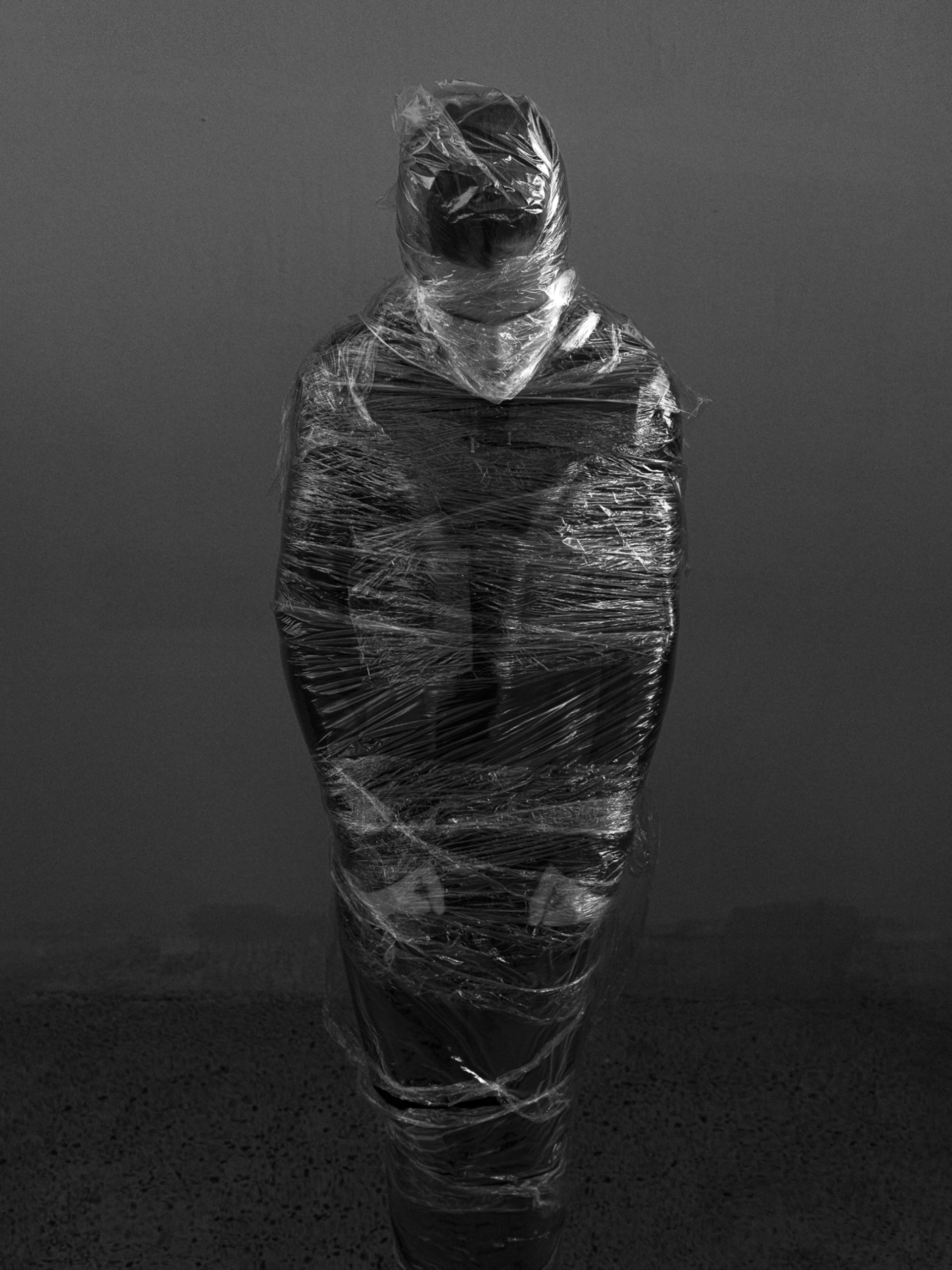 Το φωτογραφικό project «Elephant» του Δημήτρη Μυτά