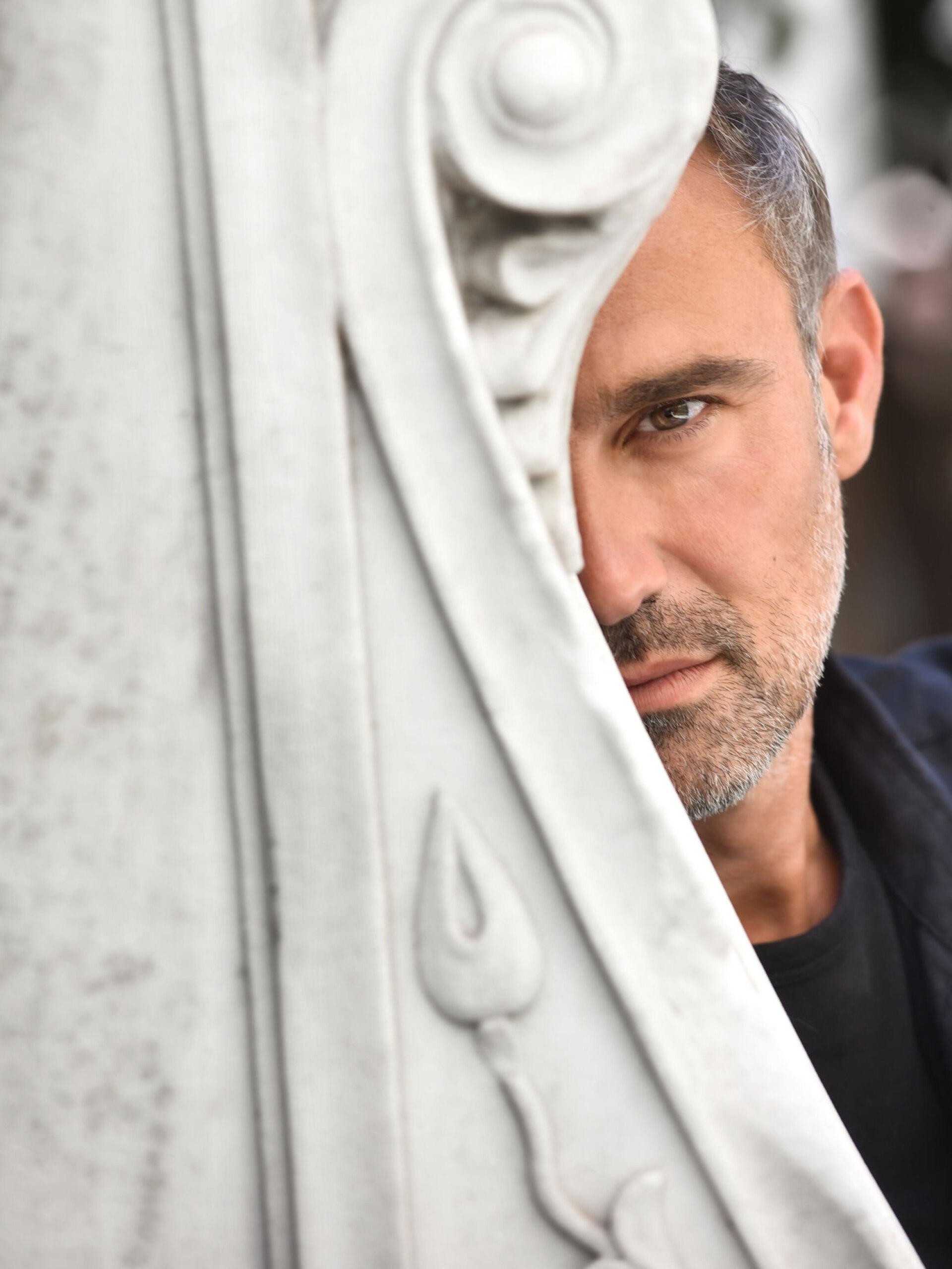 Γιώργος Καπουτζίδης, σεναριογράφος, ηθοποιός, παρουσιαστής