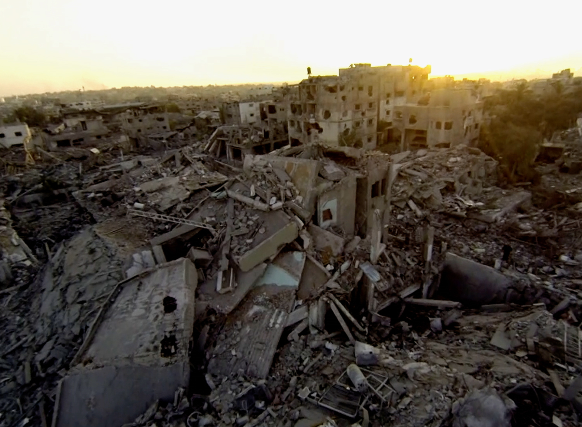 Basma al-sharif, Ouroboros. HD βίντεο και μετατροπή φιλμ 16mm, OV Ιταλικά/Αγγλικά/ Σινούκ με αγγλικούς υπότιτλους, 77', 2017. Ταινία και στιγμιότυπα: Ευγενική παραχώρηση της καλλιτέχνιδας και της Imane Farès Galerie Paris.