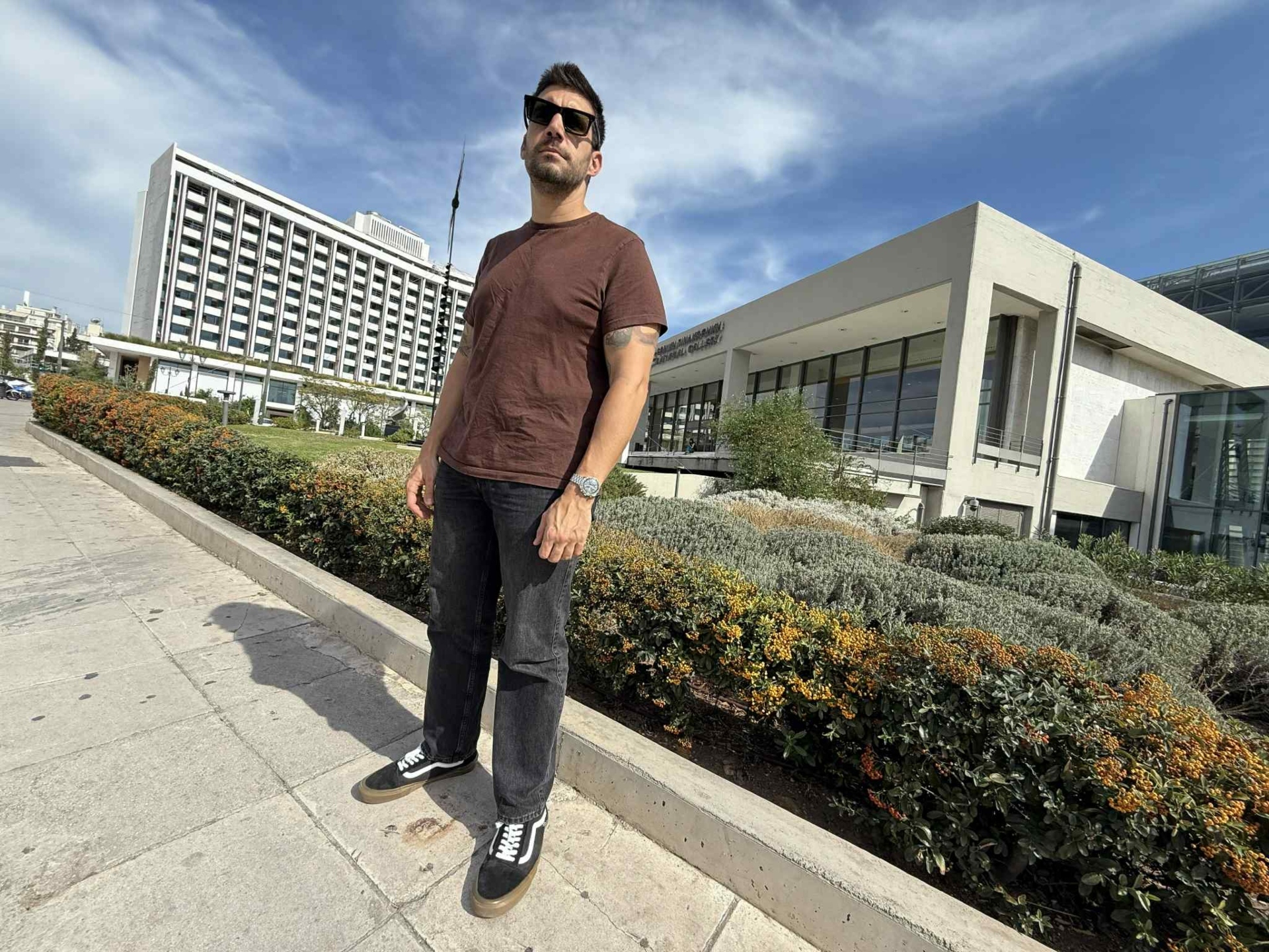 Polis Decay Art School: Ο Πάνος Γεωργούλιας μιλάει για τη σχολή εφαρμοσμένων τεχνών στην Αθήνα που συναντά τη street κουλτούρα