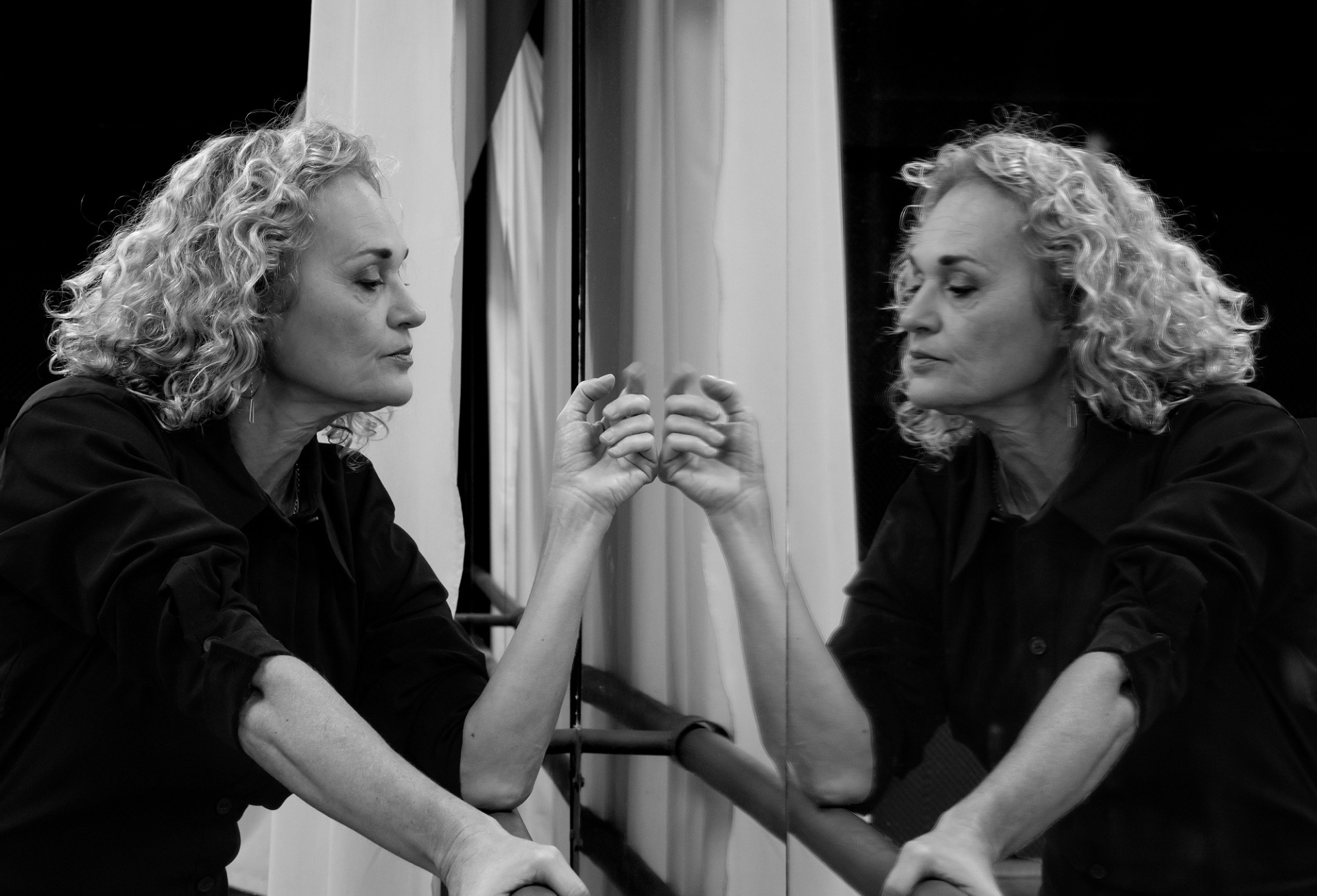 Άννα Μαρία Χατζηστεφάνου: Φωτογραφίζοντας τη «Σπασμένη Φλέβα» του Γιάννη Οικονομίδη