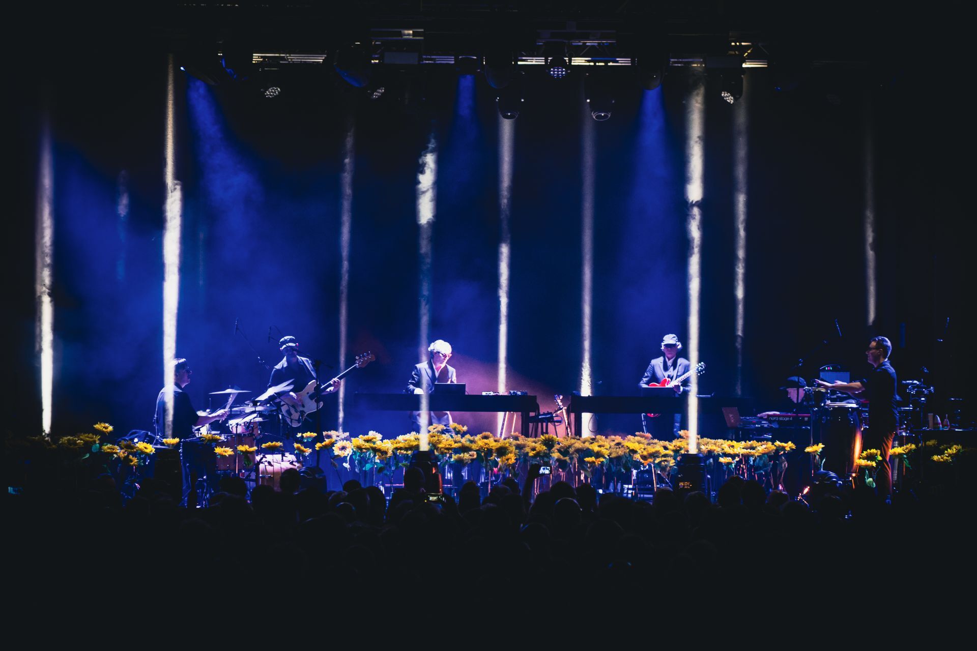 Οι Kruder & Dorfmeister επιστρέφουν με live band στην Αθήνα, στις 27 Νοεμβρίου, γιορτάζοντας 25 χρόνια «K&D Sessions» και μιλούν για τον ήχο, την πορεία και την εξέλιξή τους.