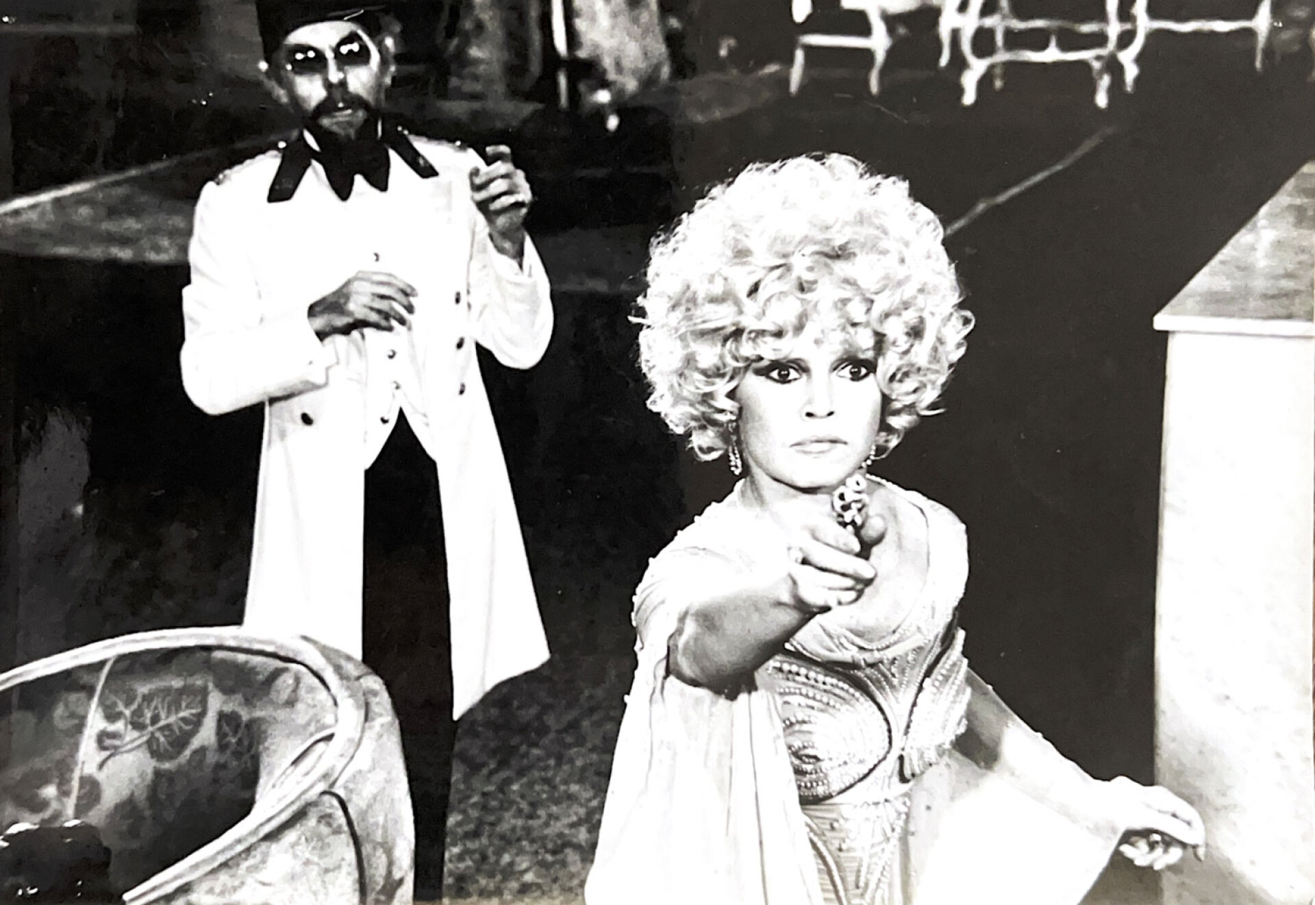 «Το σταυροδρόμι των λαθρεμπόρων», 1971 του Ρομπέρ Ενρικό, με τη Μπριζίτ Μπαρντό και τον Ανδρέα Βουτσινά