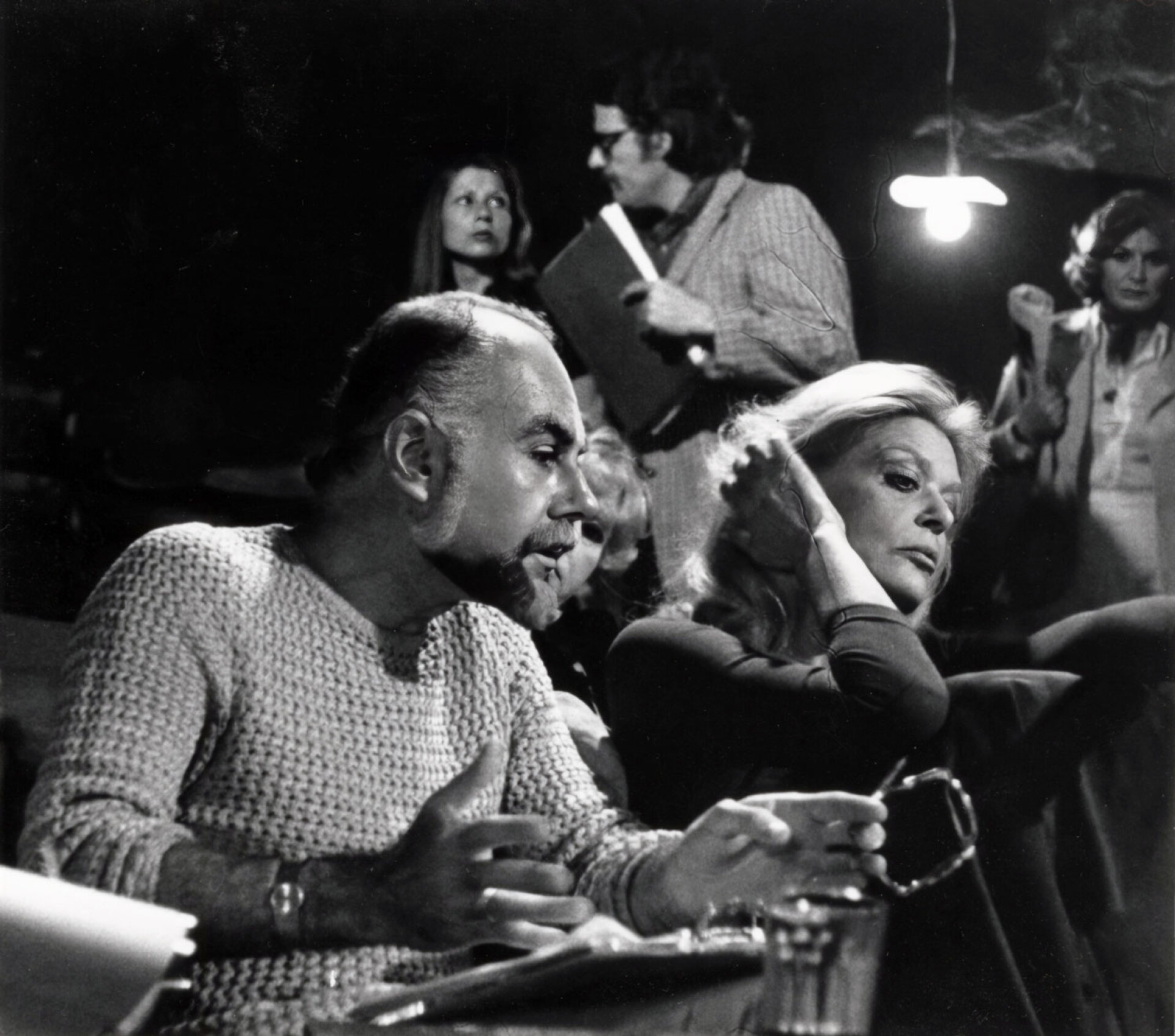 Ο Ανδρέας Βουτσινάς με τη Μελίνα Μερκούρη στη «Κραυγή Γυναικών»