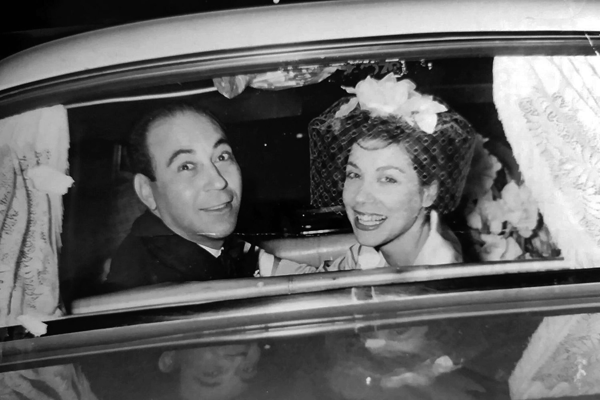 Μέλπω Ζαρόκωστα και Βίκτορας Παγουλάτος την ημέρα του γάμου τους