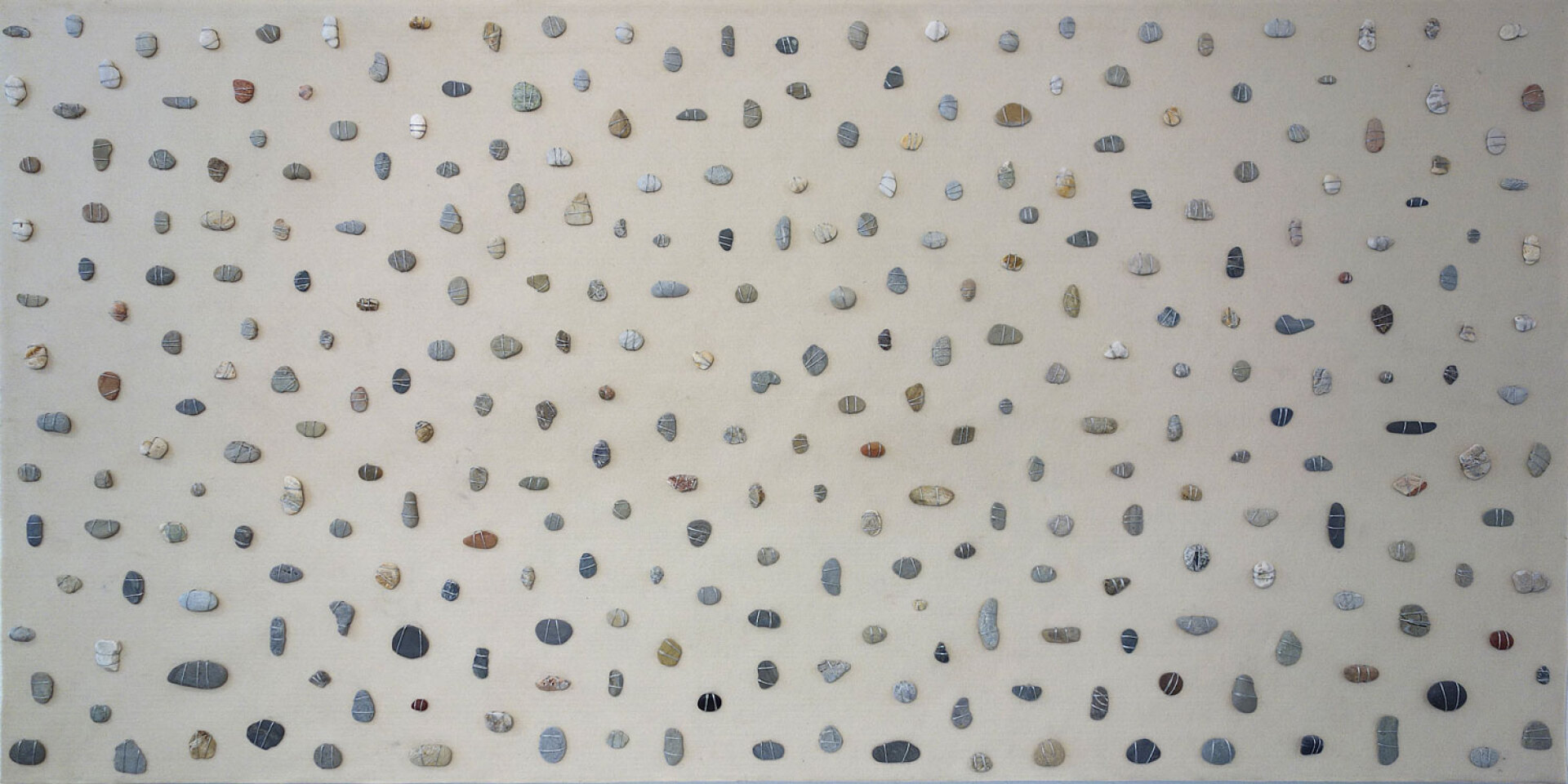 Έκθεση «Υπογαία», 2025 | Γιούλη Γαροφαλάκη, Βάρος Εναπόθεση, 2015 | Τσόχα - Ασημοκλωστή - Βότσαλα, 100*200cm