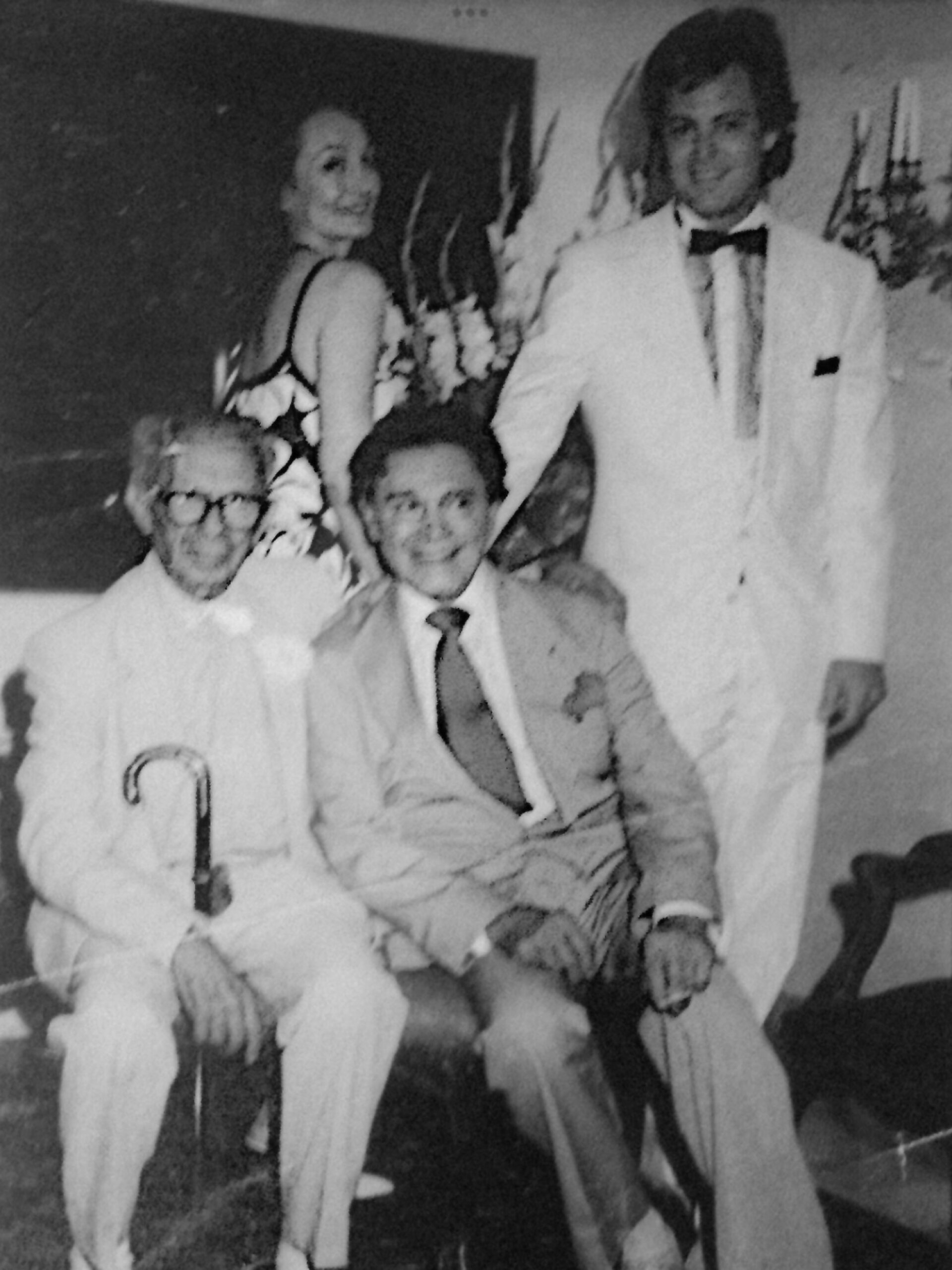 Αλέξανδρος Ιόλας, Μάρα Καρέτσου, Κιθ Γκριν