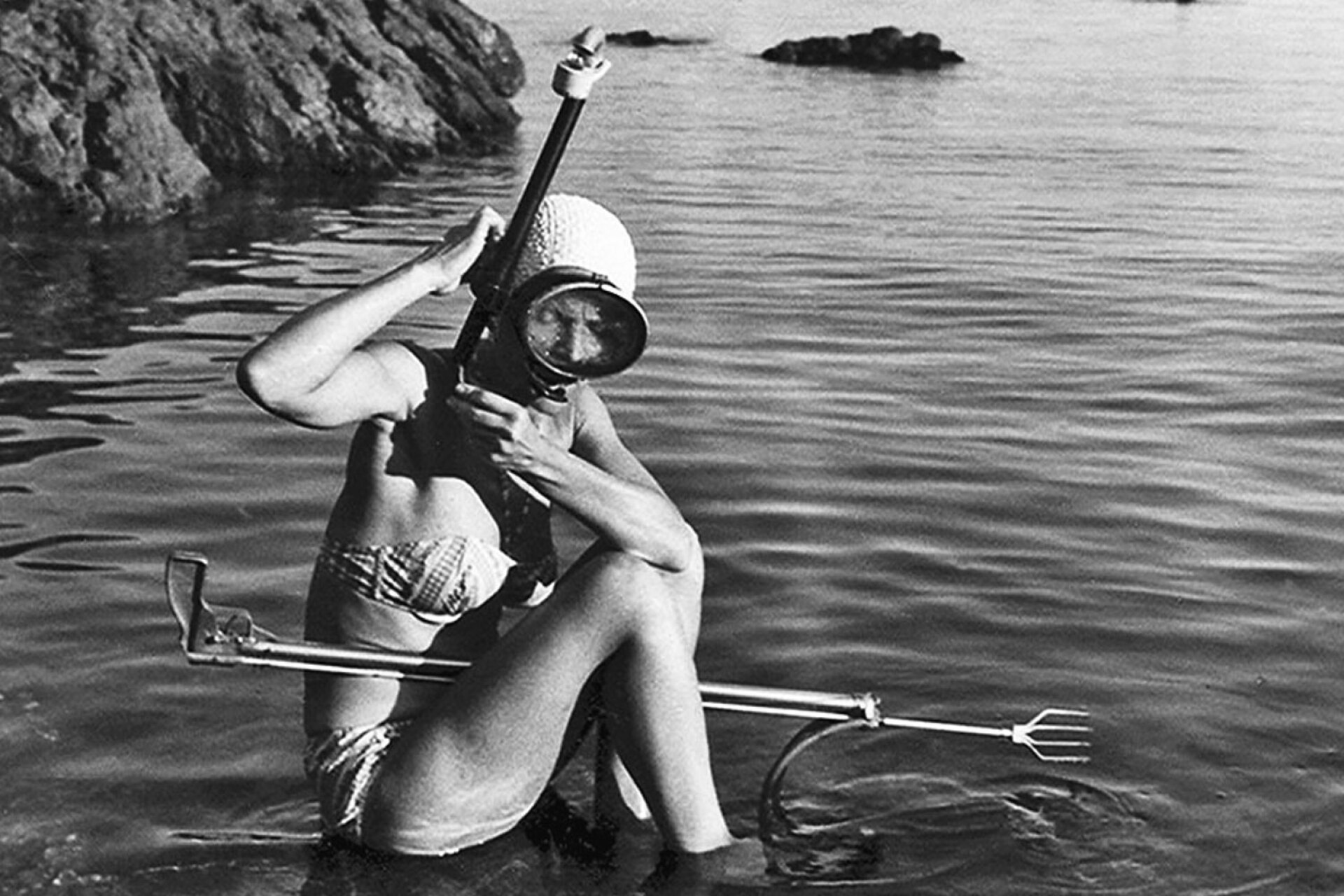 Ελένη Γλύκατζη Αρβελέρ για ψαροτούφεκο στο Σούνιο, δεκαετία '60