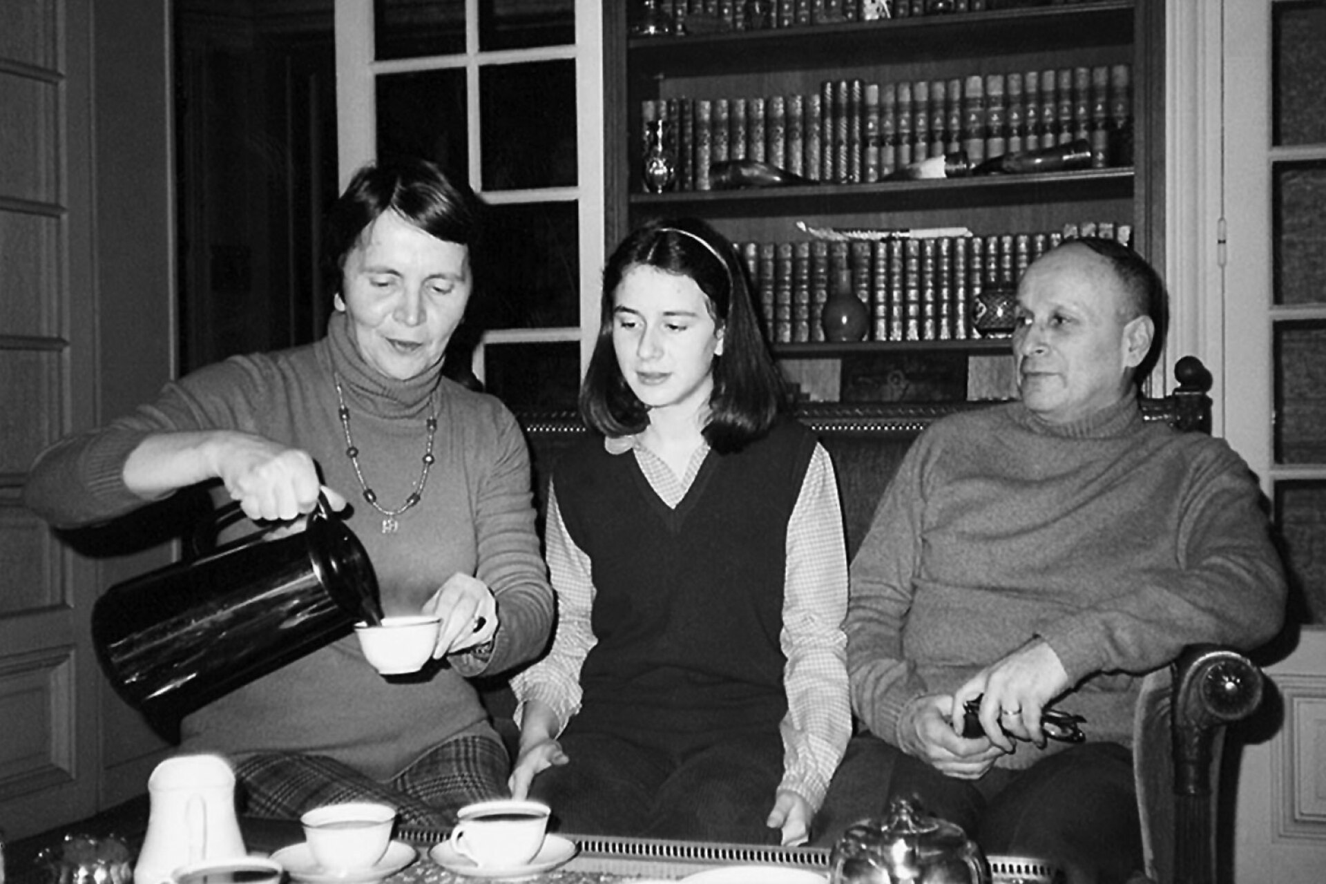 Η Ελένη Γλύκατζη Αρβελέρ με τον σύζυγό της Ζακ Αρβελέρ και την κόρη τους Μαρί Ελέν