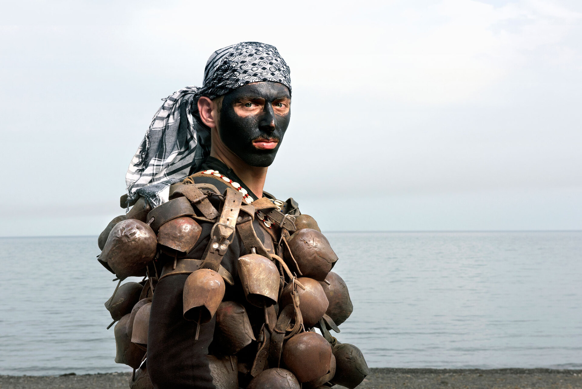 Λεσβιακές Απόκριες: Οι Κουδουνάτοι και τα παγανιστικά έθιμά τους