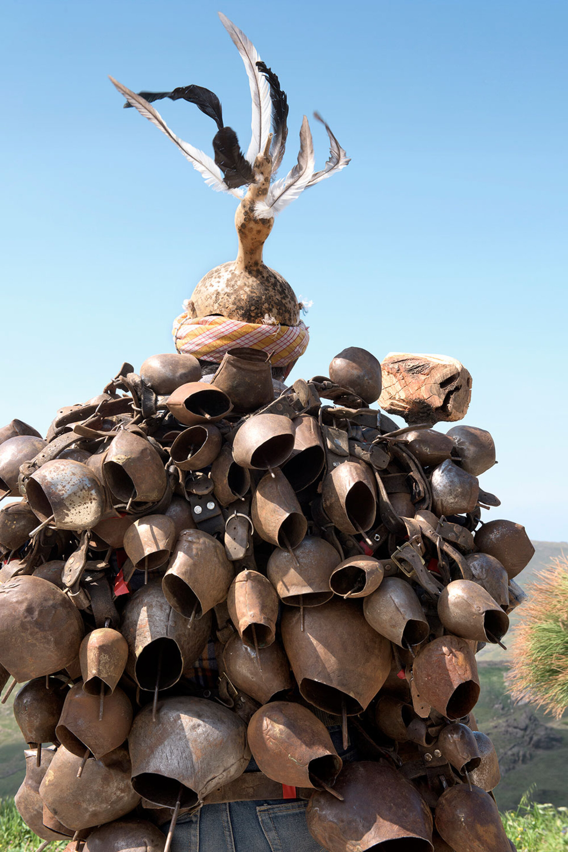 Λεσβιακές Απόκριες: Οι Κουδουνάτοι και τα παγανιστικά έθιμά τους