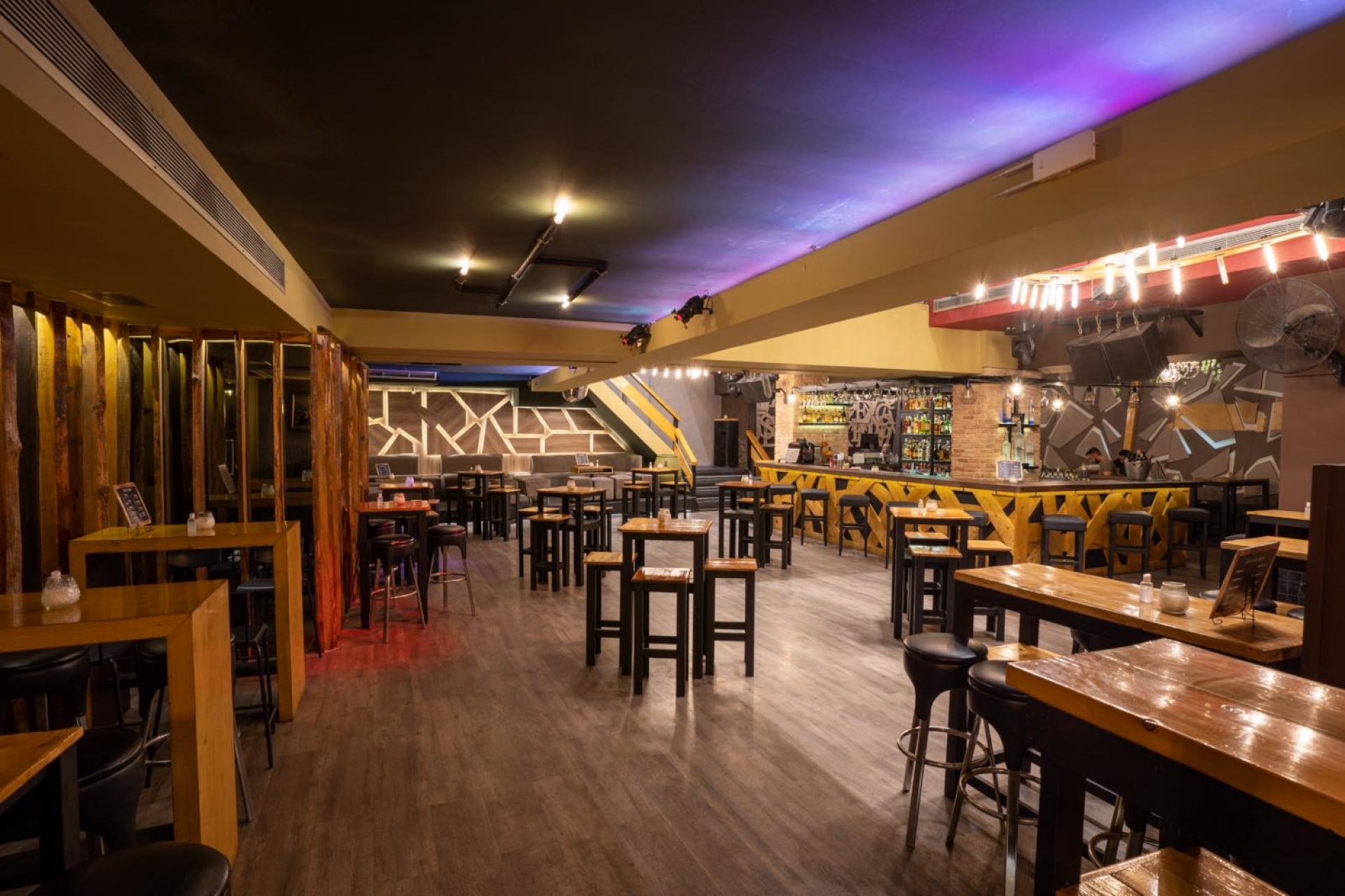 Τα ενδότερα του Rohas