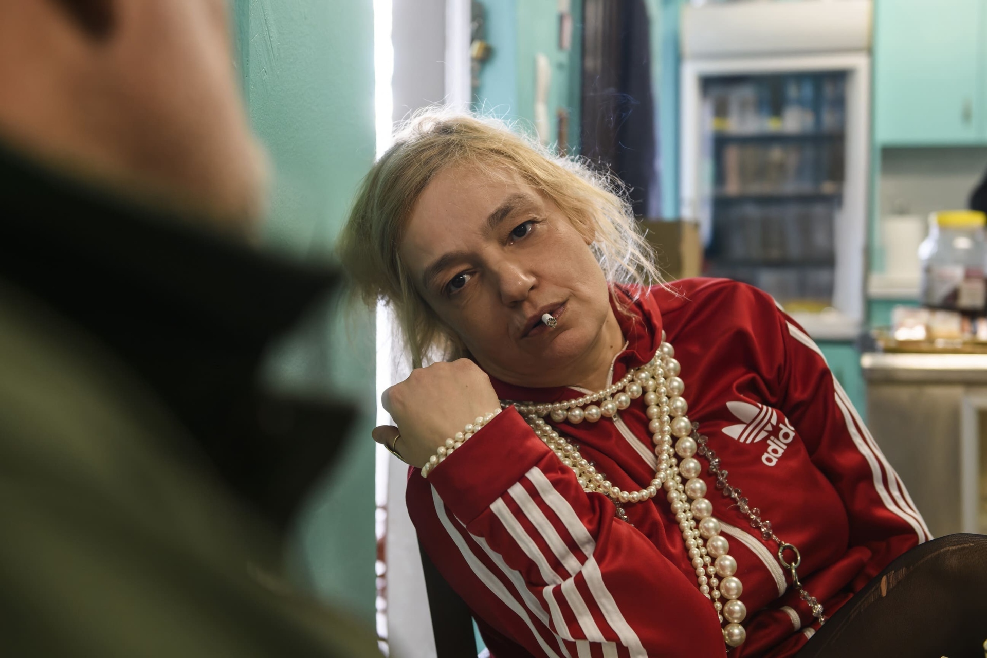 Η Λένα Κιτσοπούλου συναντά τον Βασίλη Μπισμπίκη για πρώτη φορά επί σκηνής στην παράσταση «Ο Σωσμένος» 