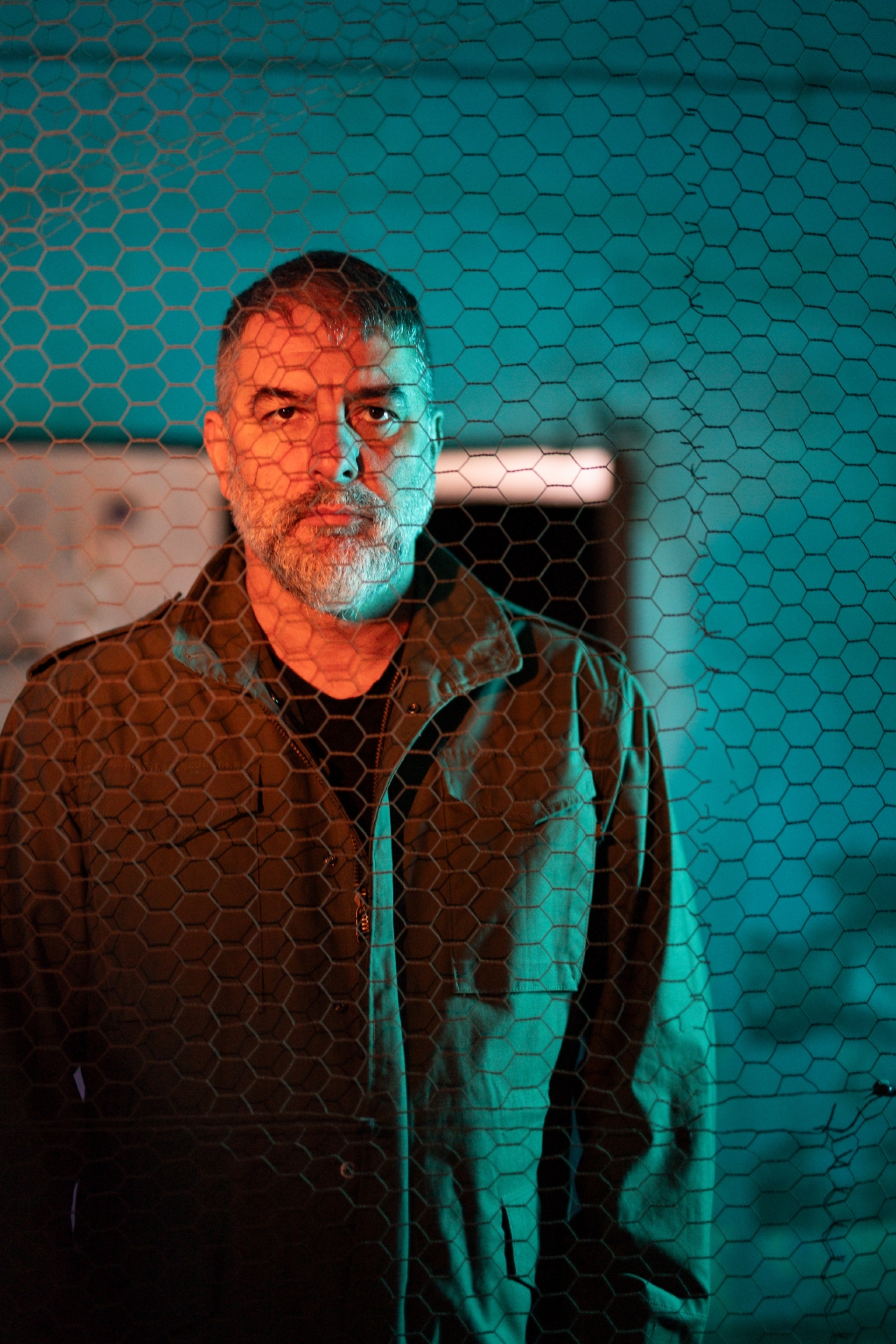 Βασίλης Μπισμπίκης: Η επιβίωση μπορεί να σε κάνει ζώο