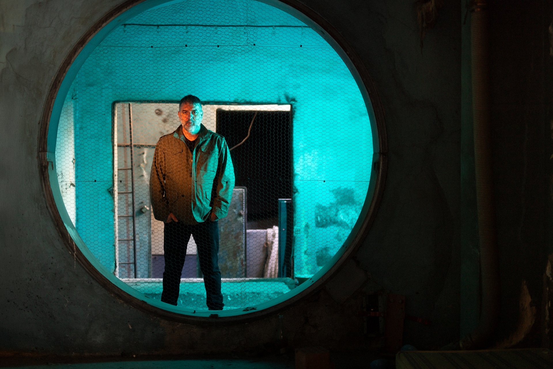 Βασίλης Μπισμπίκης: Η επιβίωση μπορεί να σε κάνει ζώο