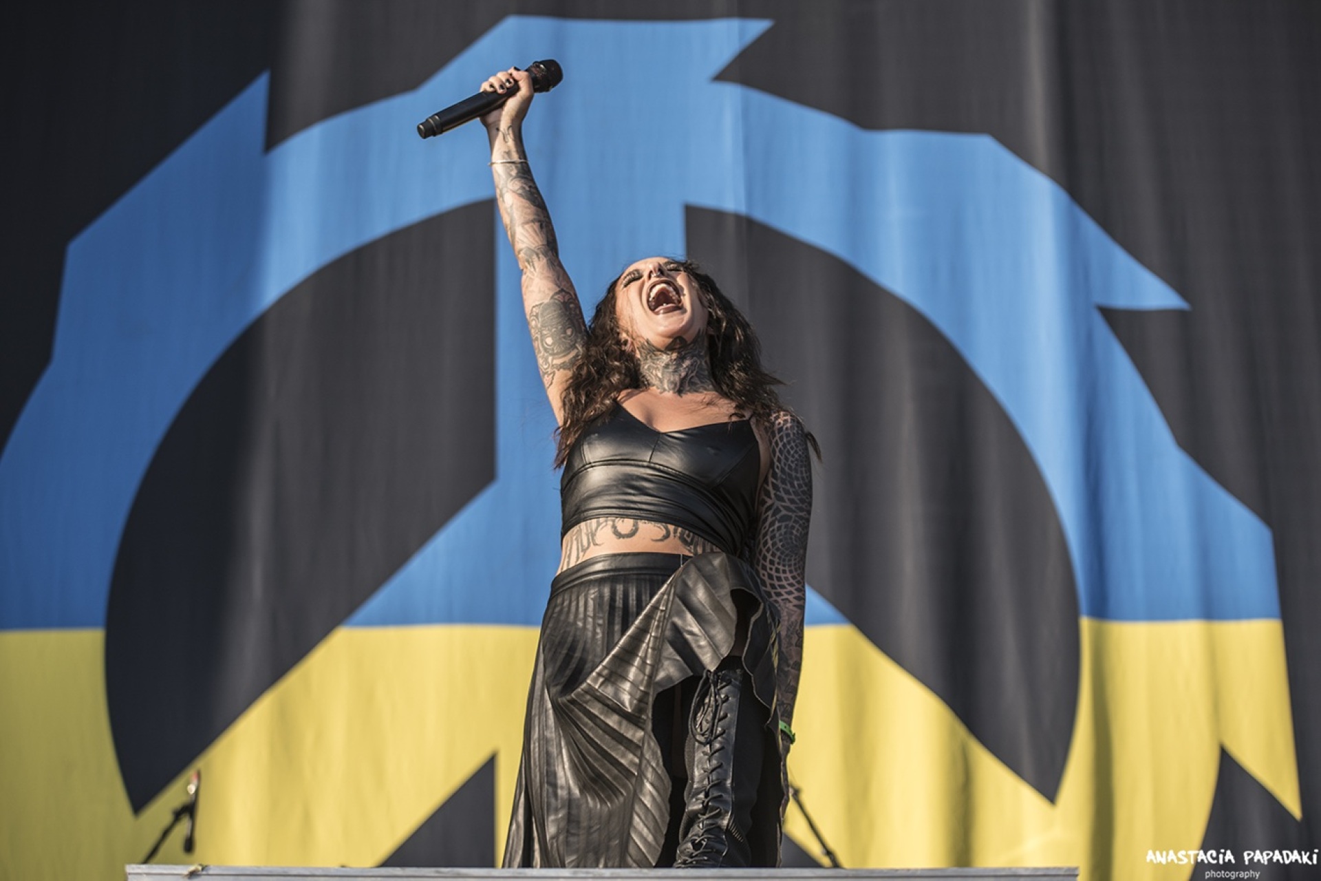 Release Athens: Κάμερα σ' αυτές