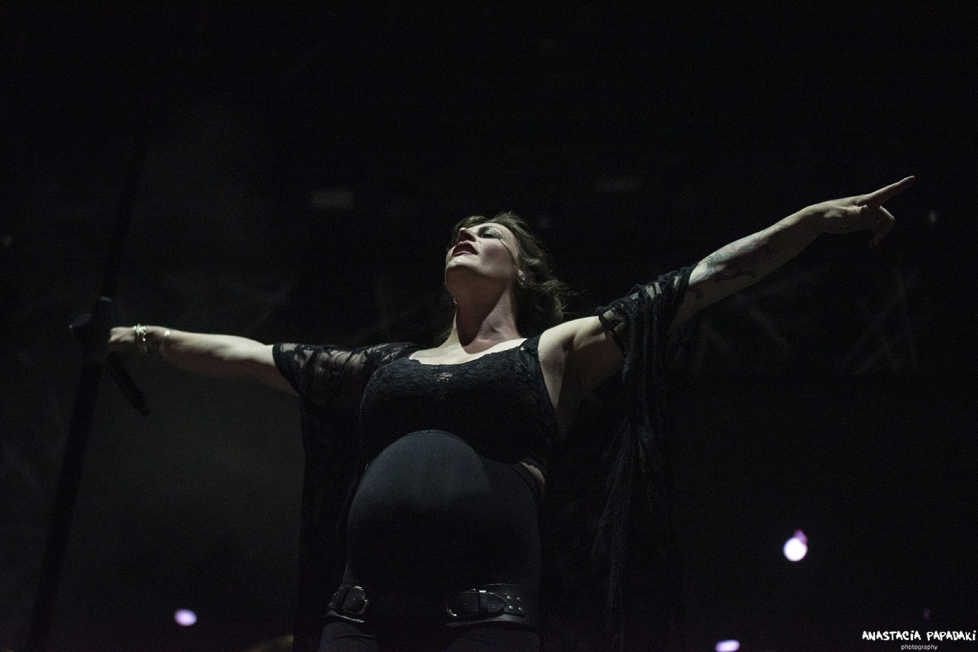 Release Athens: Κάμερα σ' αυτές