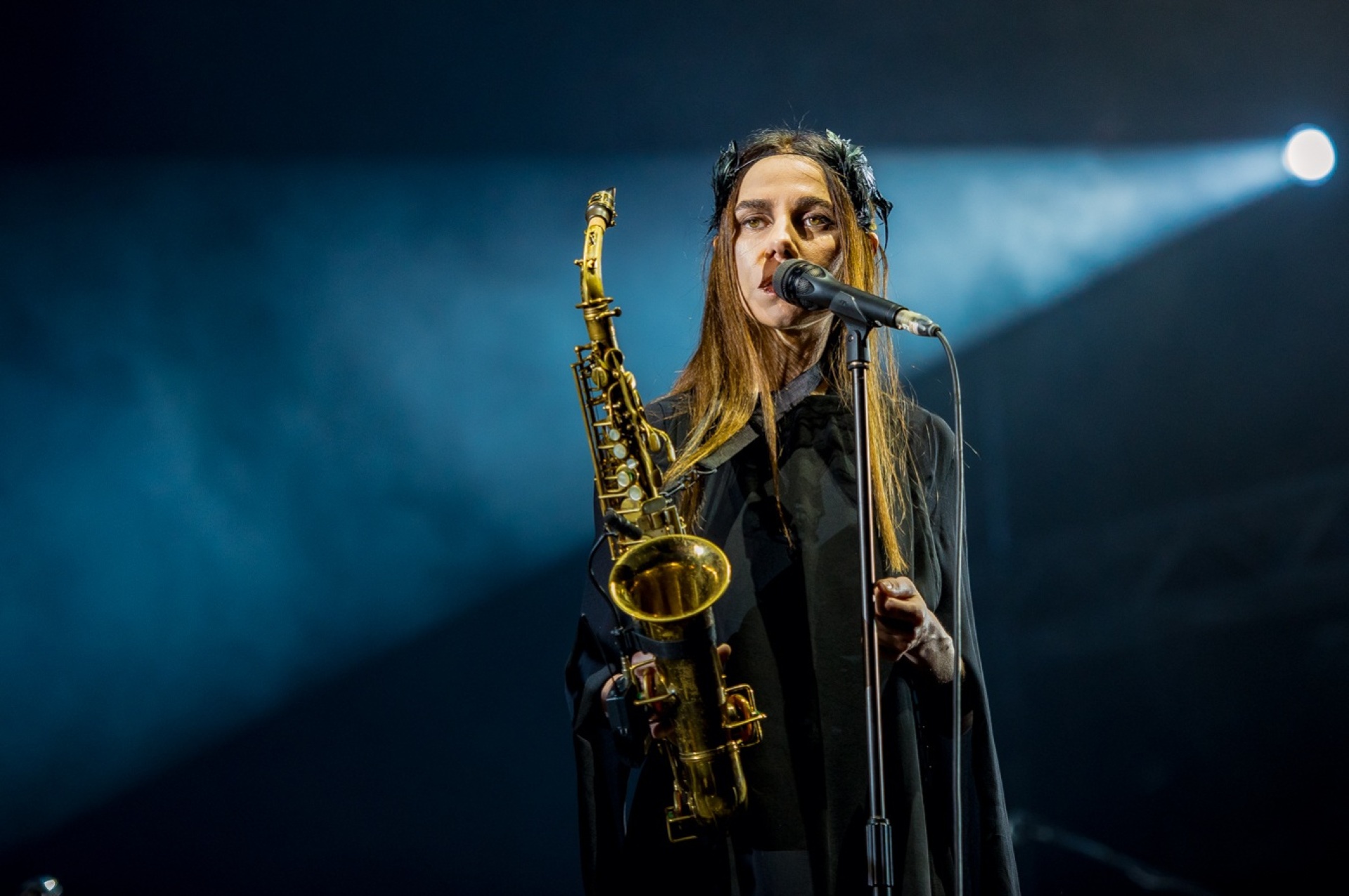 Release Athens: Κάμερα σ' αυτές