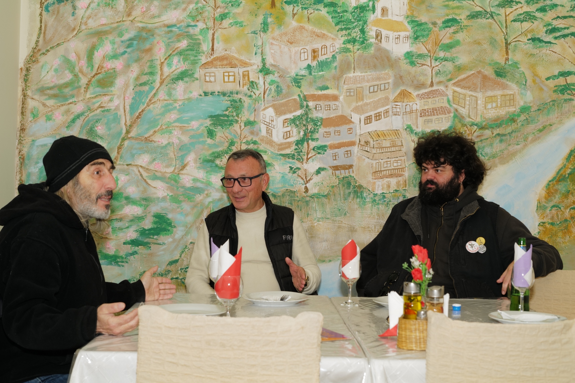 Βαγγέλης Μουρίκης - Συνέντευξη: Ο ηθοποιός μιλάει για τον ρόλο του στην ταινία «Πολύ κοριτσίστικο όνομα το Πάττυ» του Γιώργου Γεωργόπουλου, το σινεμά και τη ζωή.