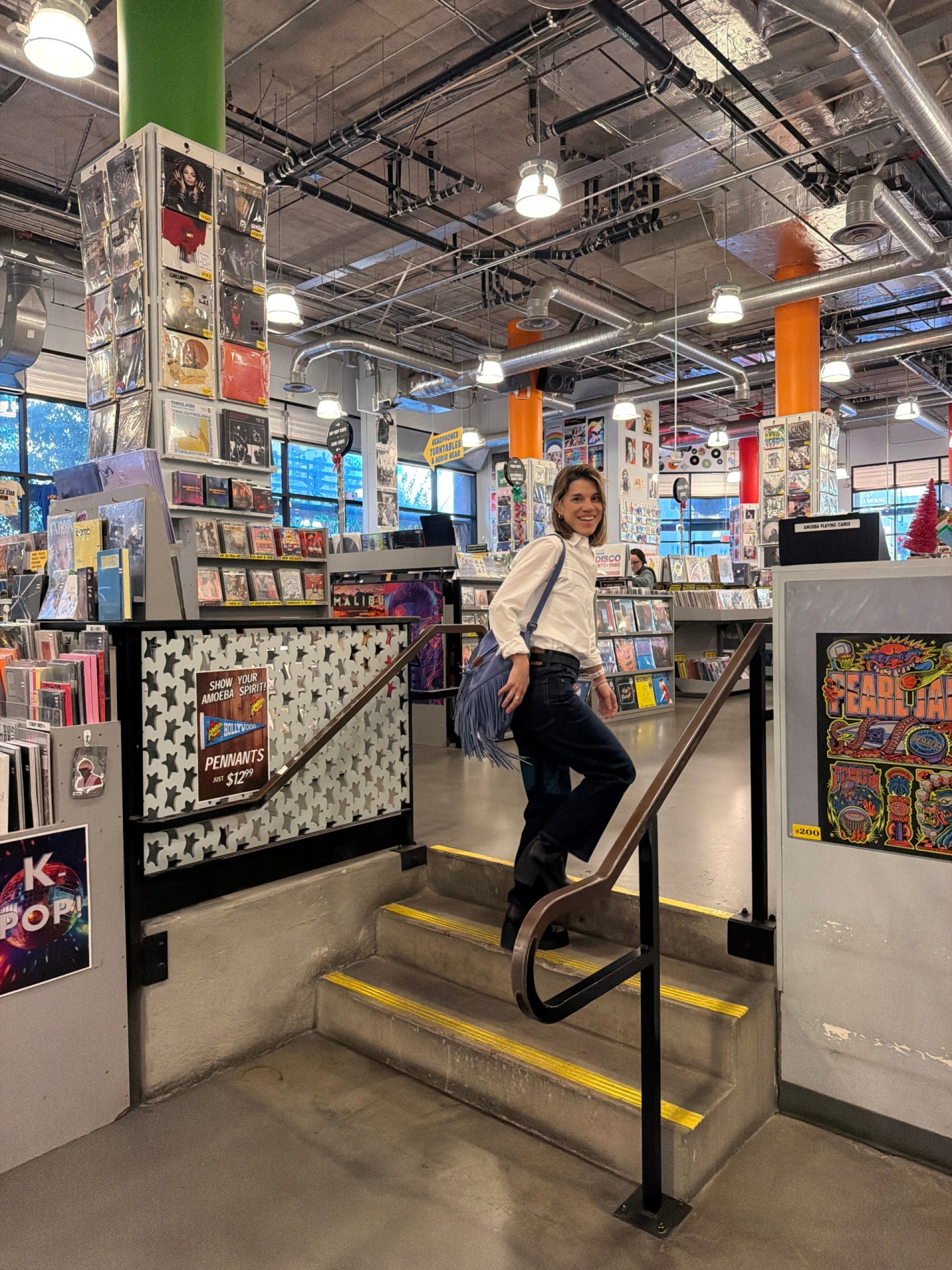 Η Monika από το Λος Άντζελες μοιράζεται τη ζωή, τη μουσική έμπνευση και τις καθημερινές διαδρομές πίσω από το νέο της τραγούδι, «LA Like a Song»