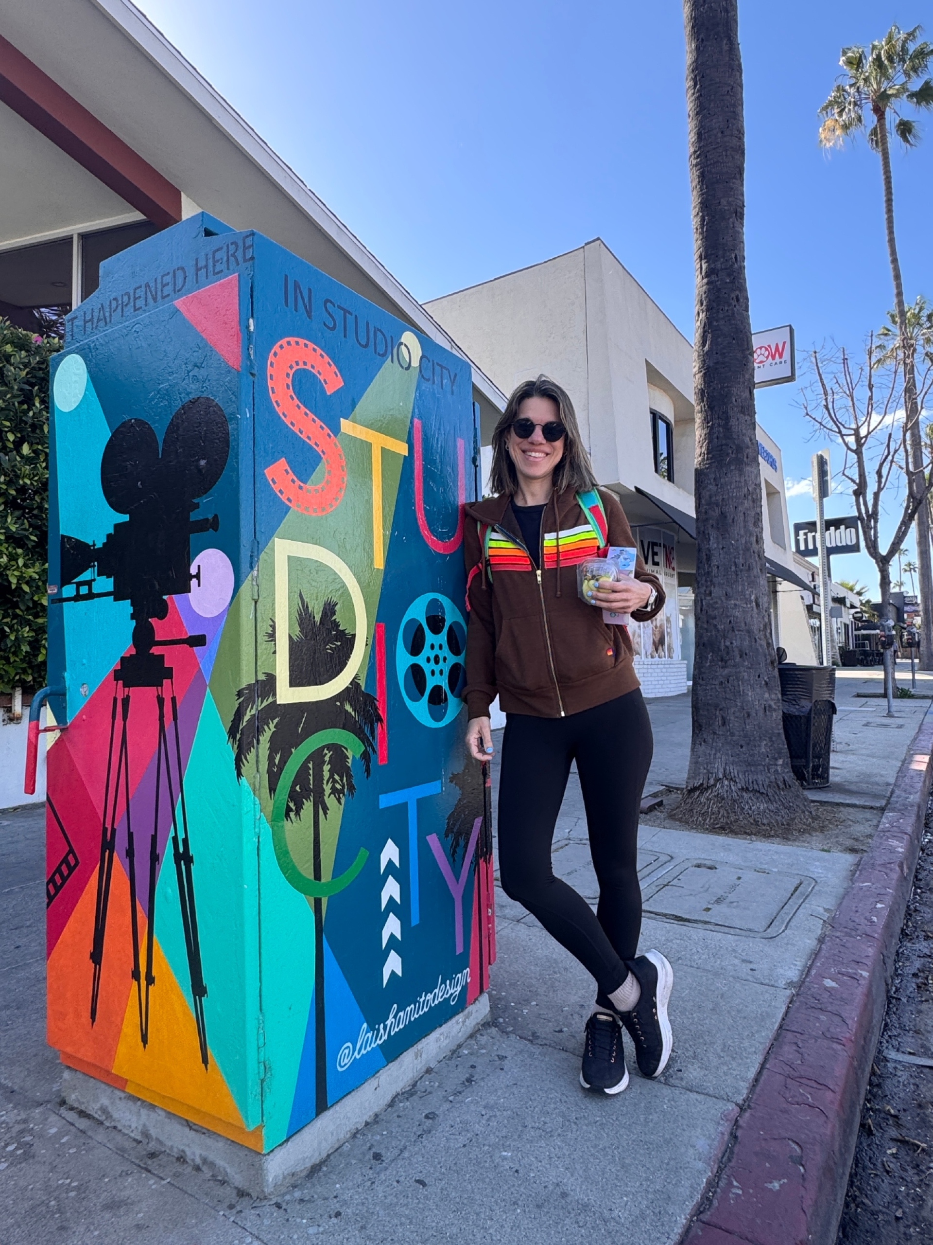 Η Monika από το Λος Άντζελες μοιράζεται τη ζωή, τη μουσική έμπνευση και τις καθημερινές διαδρομές πίσω από το νέο της τραγούδι, «LA Like a Song»