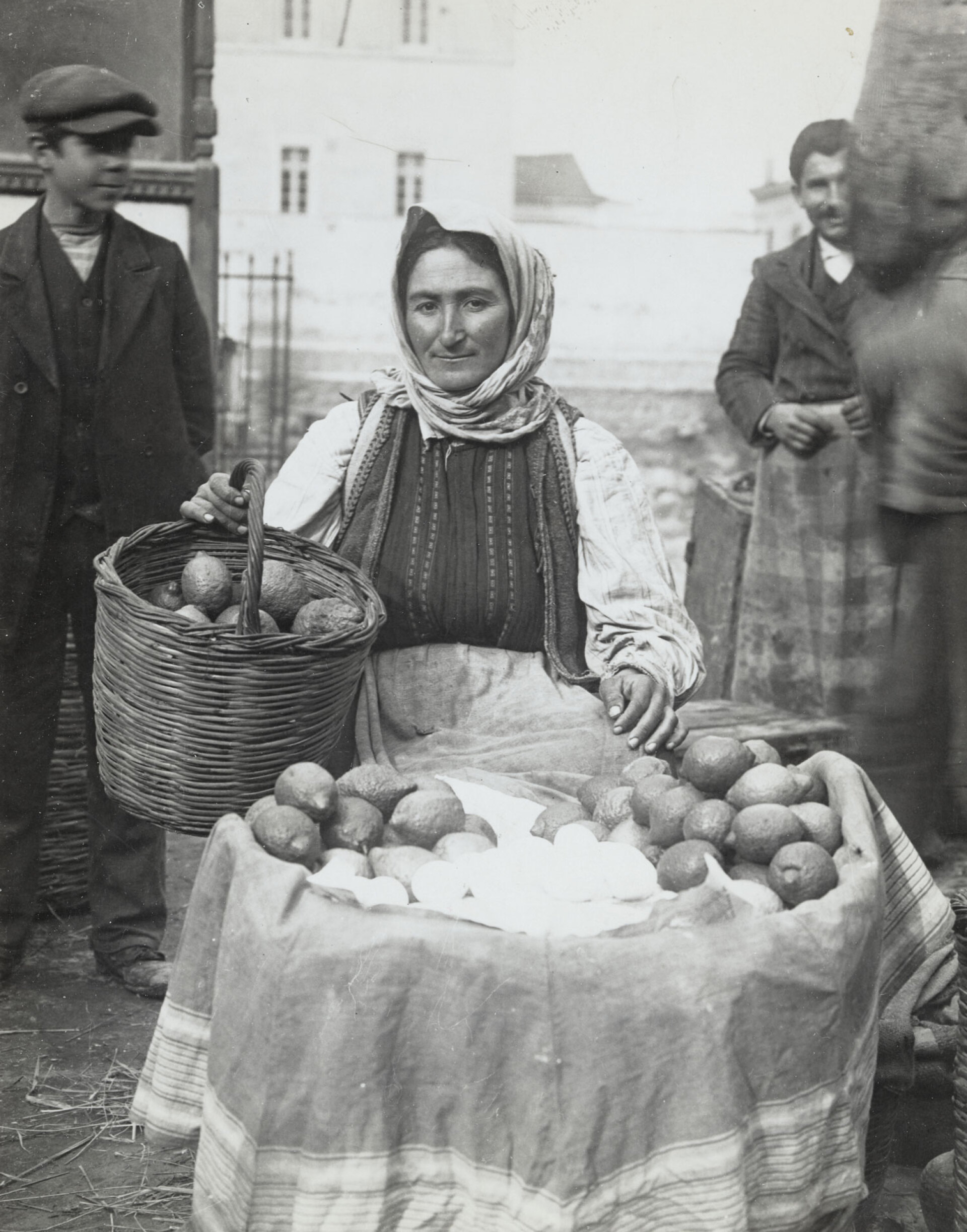 Γυναίκα που πουλάει λεμόνια στην Αθήνα