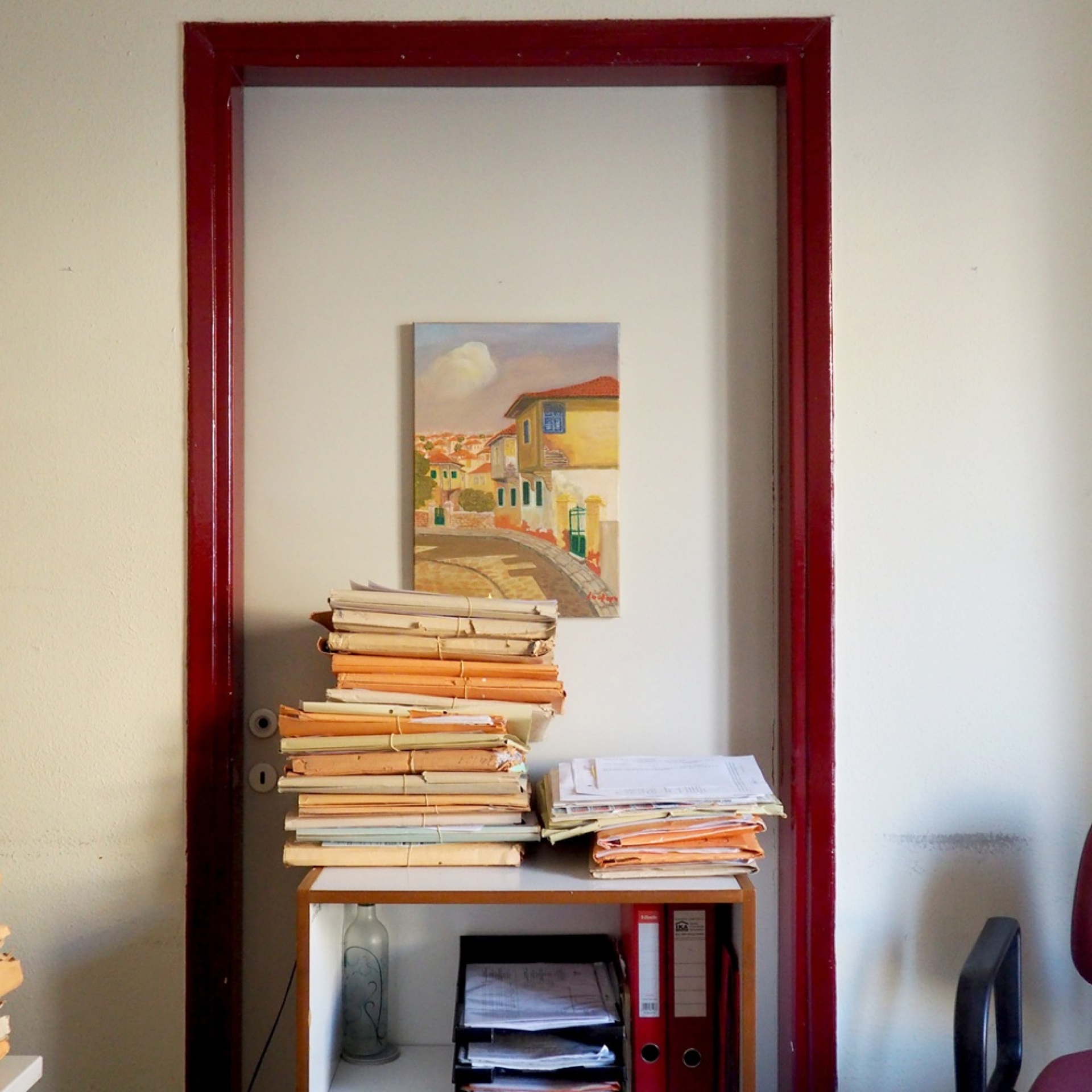 Worry less / think positive: Φωτογραφίζοντας την καθημερινότητα μιας δημόσιας υπηρεσίας