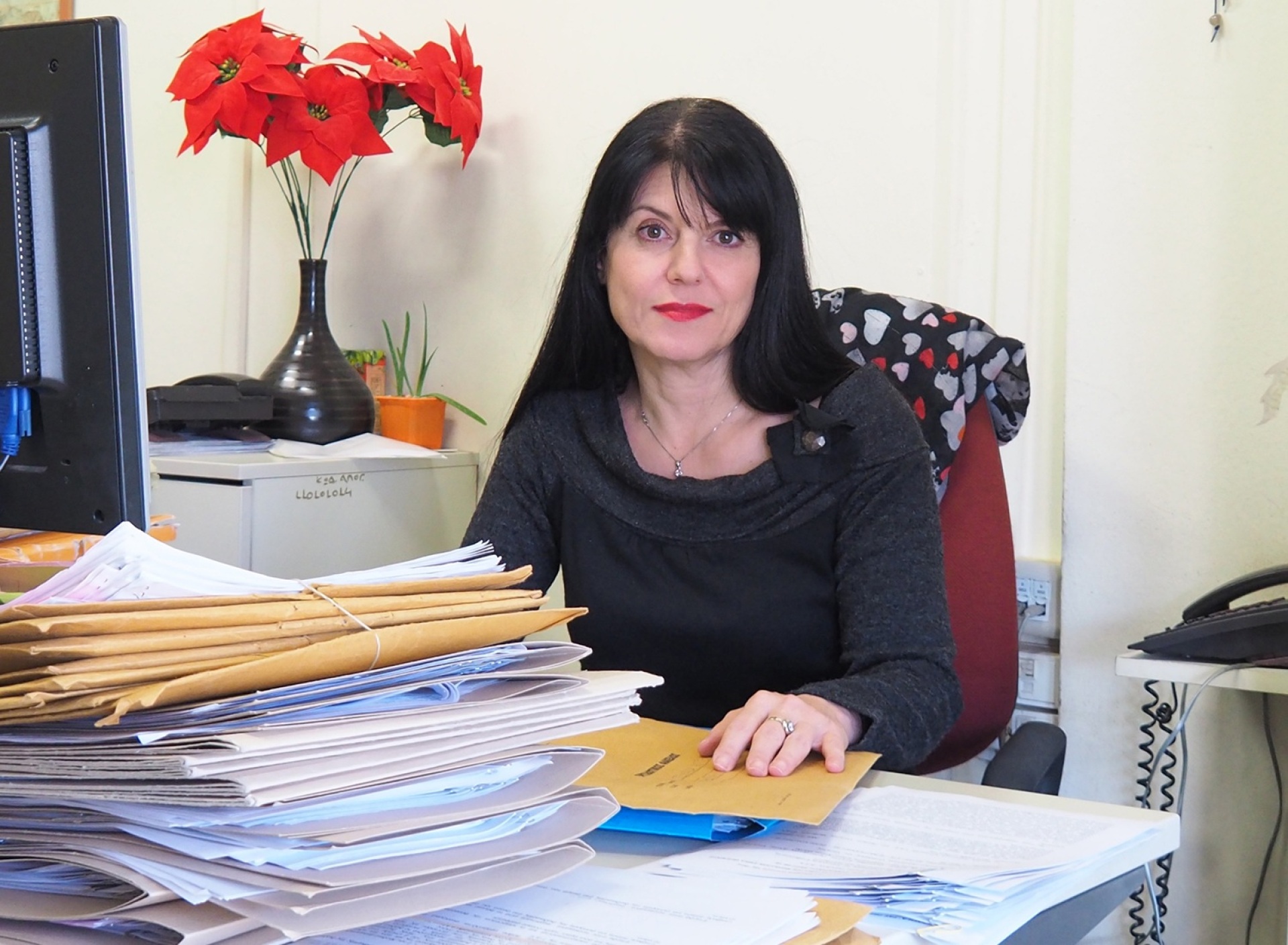 Worry less / think positive: Φωτογραφίζοντας την καθημερινότητα μιας δημόσιας υπηρεσίας