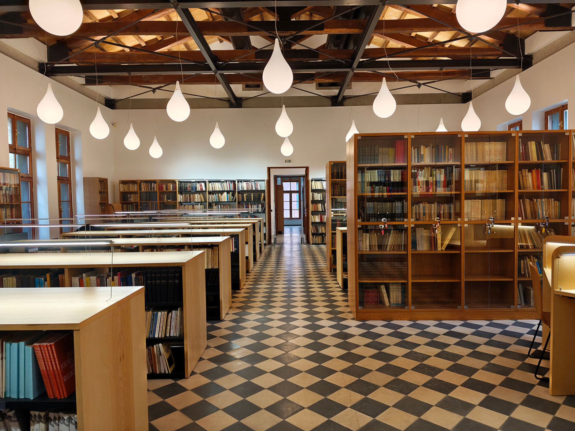 Εκκλησιαστική Βιβλιοθήκη Ιεράς Συνόδου στο Κέντρο Πολιτισμού Εκκλησίας της Ελλάδος.