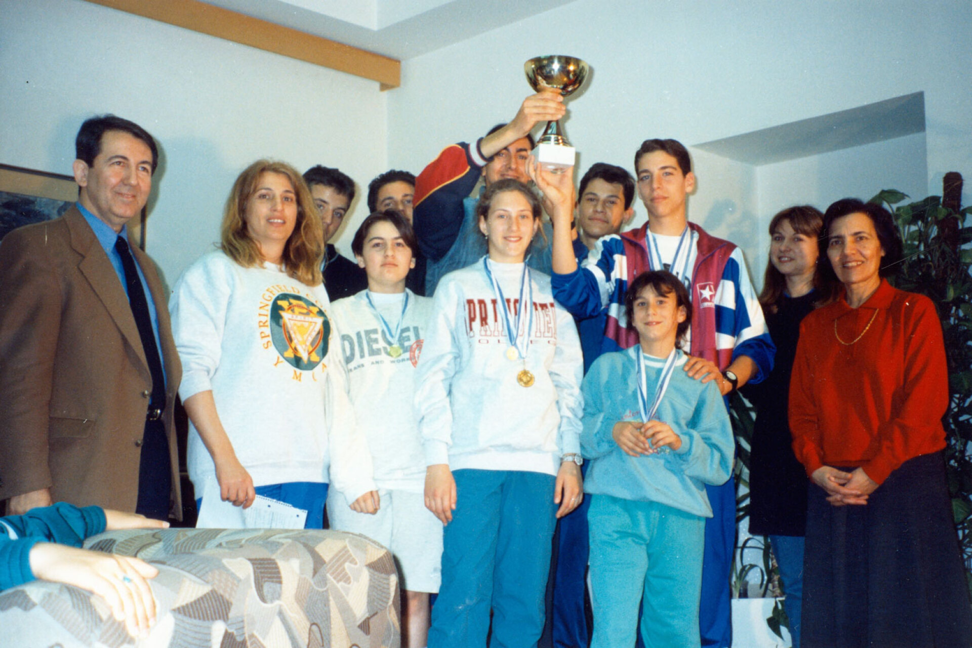 Ο κ. Χιώτης και η κ. Δάκου ανάμεσα σε παιδιά με σακχαρώδη διαβήτη