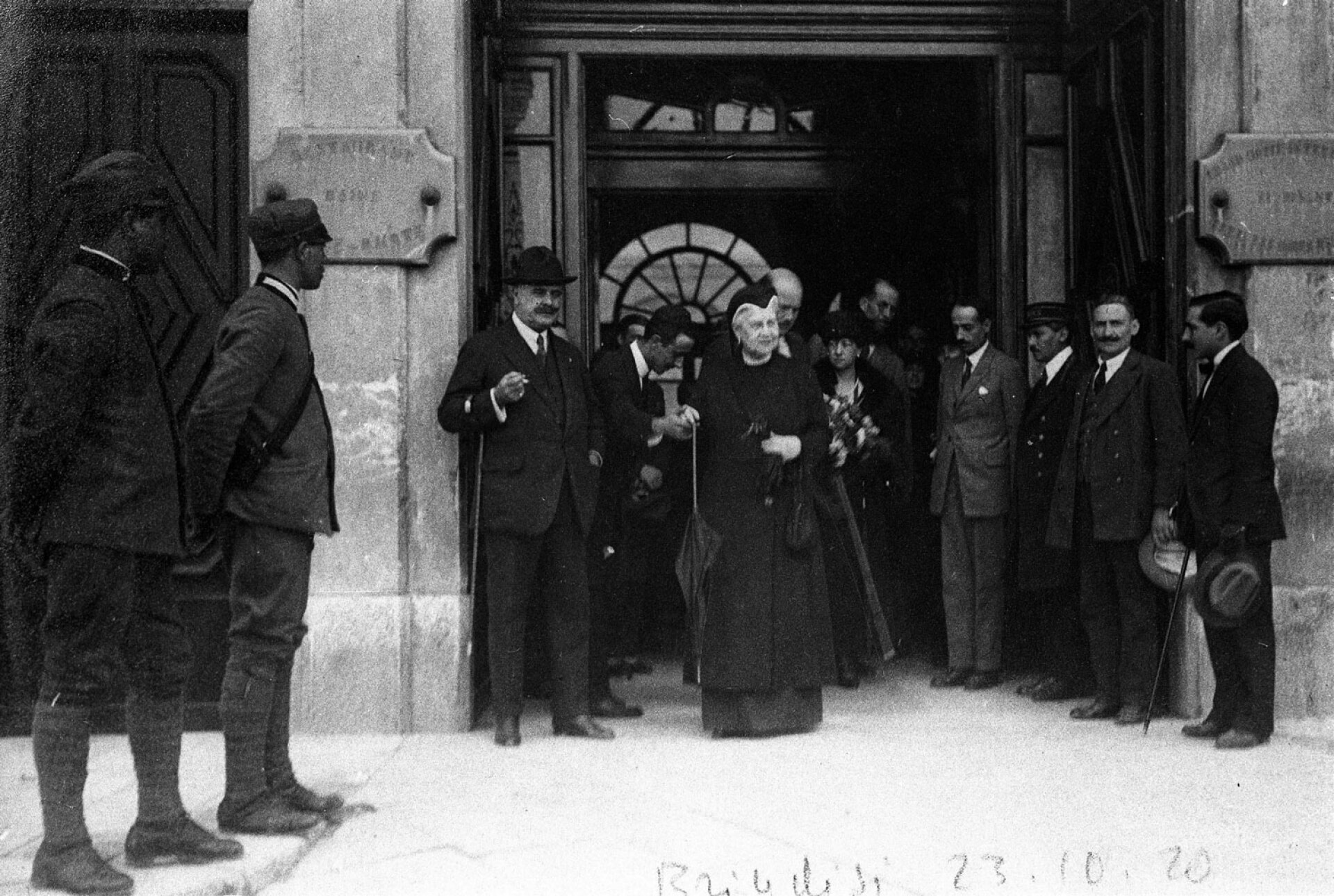 Η Βασίλισσα Όλγα της Ελλάδας (1851-1913), κόρη του Μεγάλου Δούκα της Ρωσίας Κωνσταντίνου Νικολάγιεβιτς. Παντρεύτηκε τον Γεώργιο Α΄ (1845-1913), βασιλιά της Ελλάδας, στην Αγία Πετρούπολη το 1867