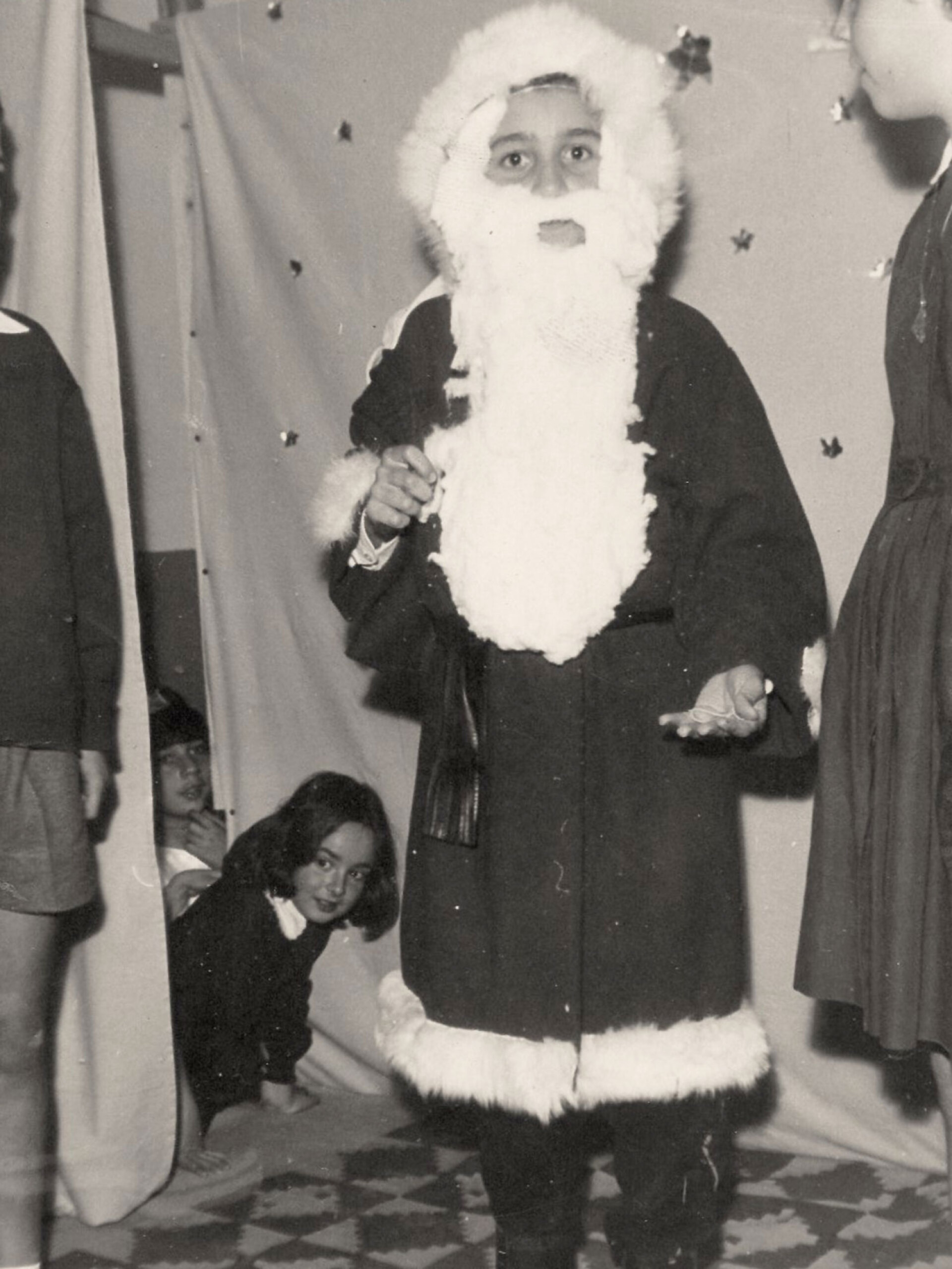 1962, ο πρώτος ρόλος του Άγγελου Παπαδημητρίου στο Δημοτικό Σχολείο ως Άγιος Βασίλης