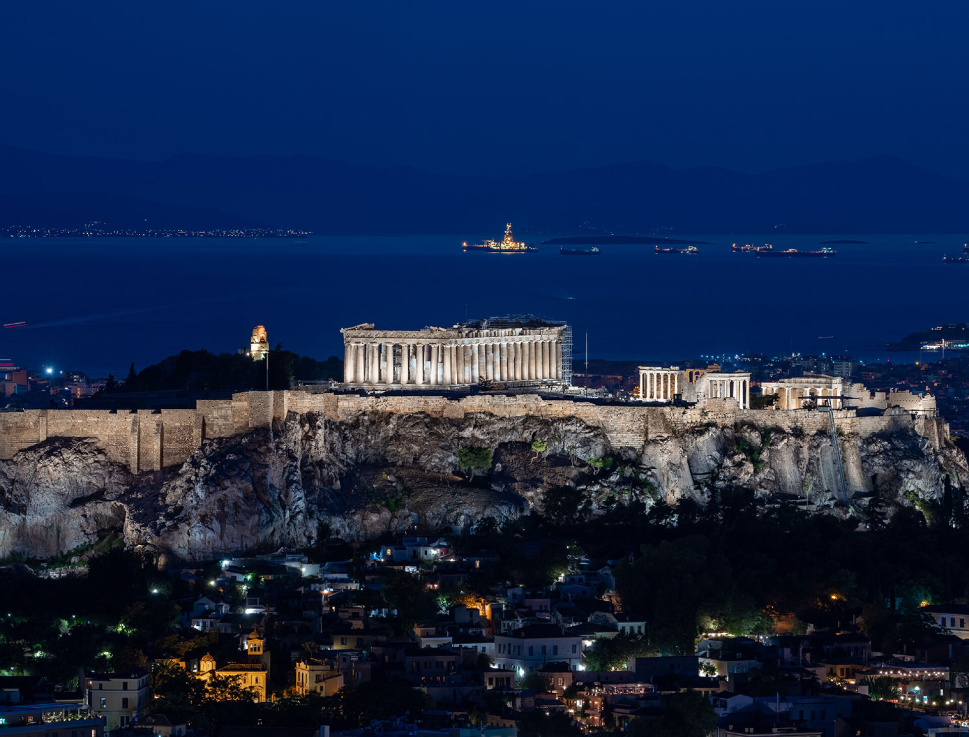 O φωτισμός της Ακρόπολης από την Ελευθερία Ντεκώ