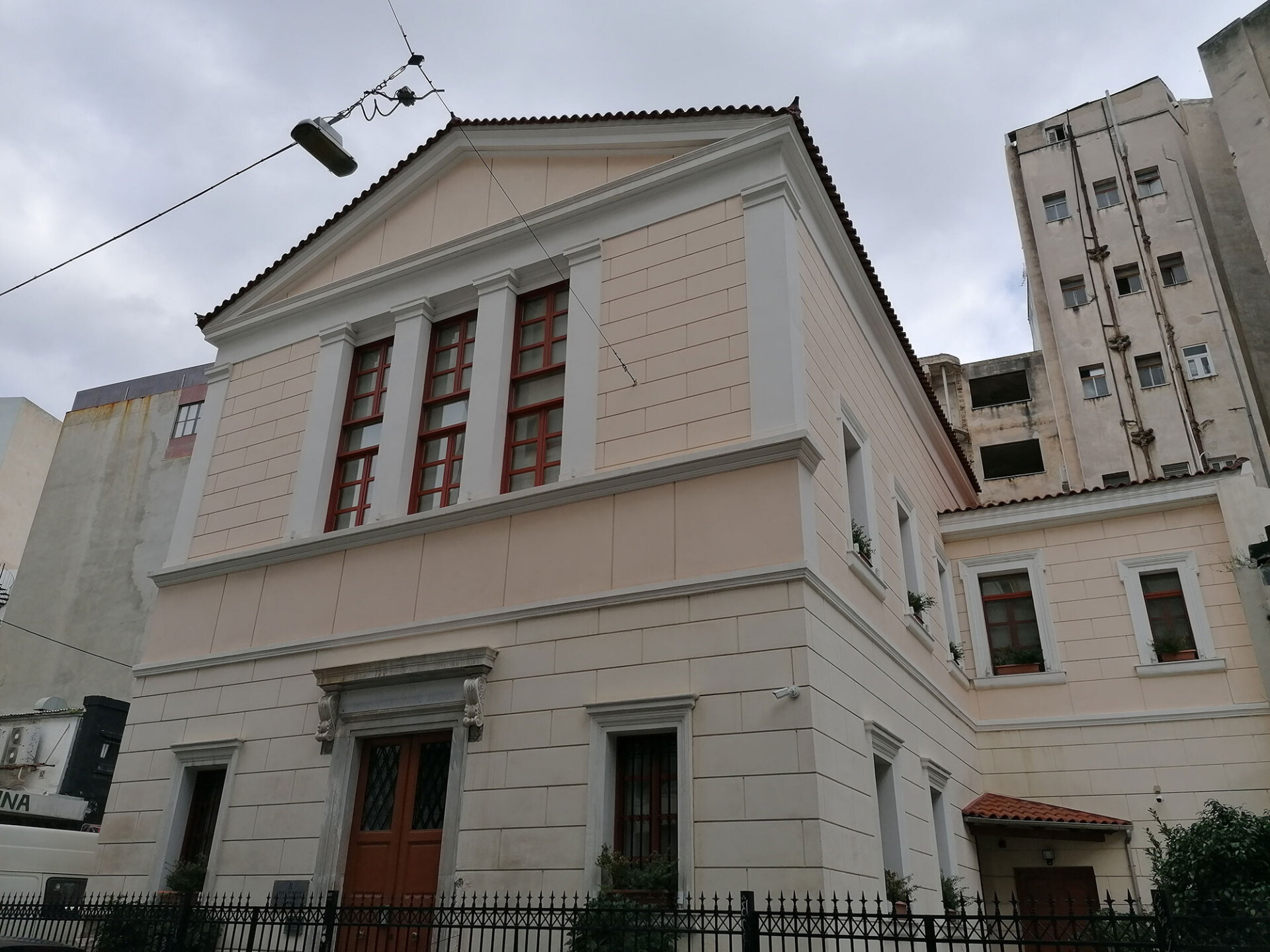 Βιβλιοθήκη Ιεράς Αρχιεπισκοπής Αθηνών - Πρώην Κακουργιοδικείο 