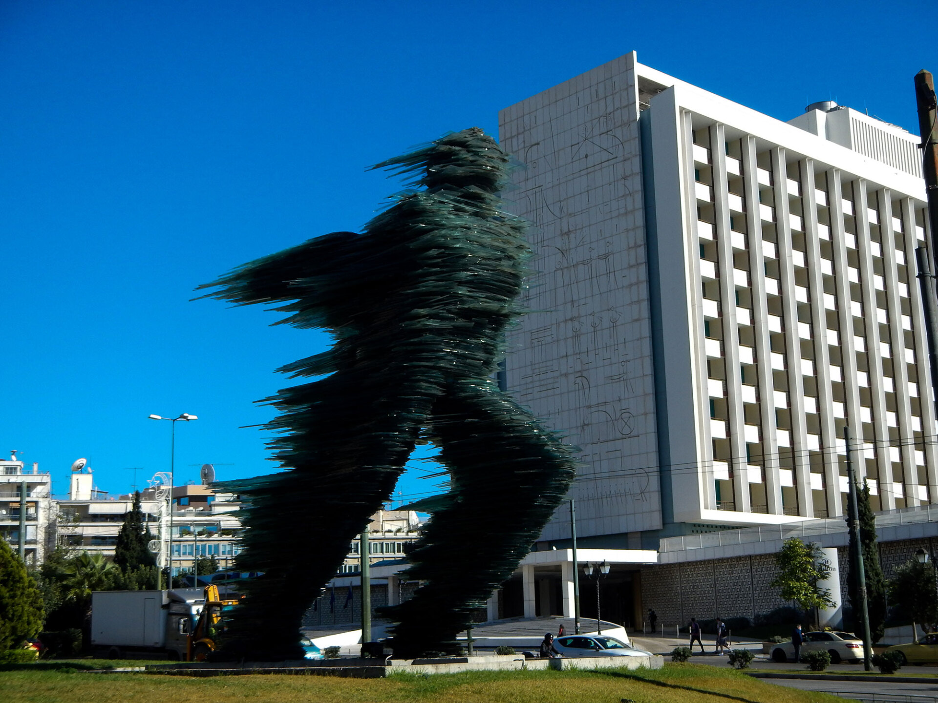 Ο γυάλινος Δρομέας του Κώστα Βαρώτσου 